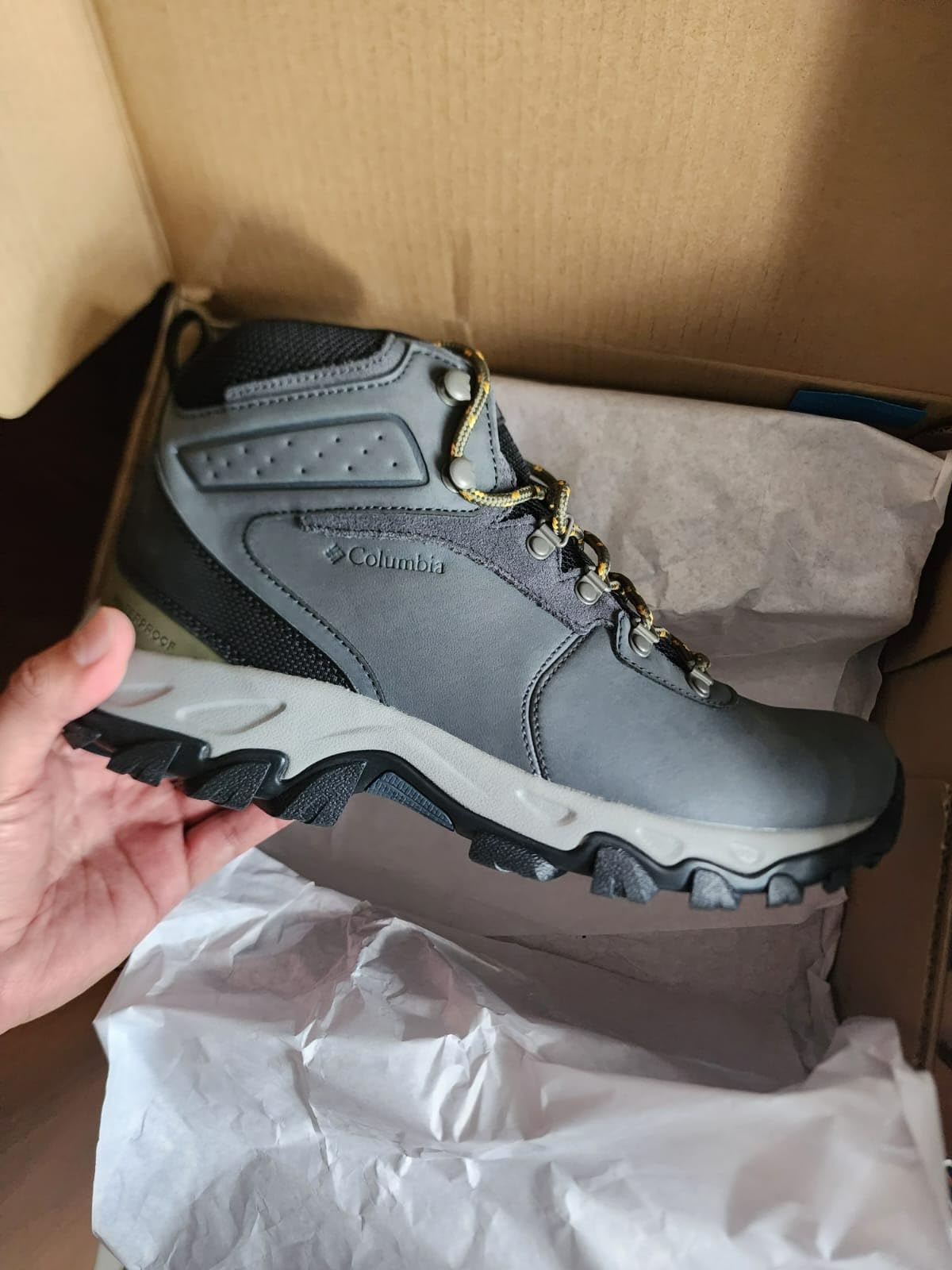 Columbia Men's Newton Ridge Plus II Waterproof Hiking Boot customer photo 2