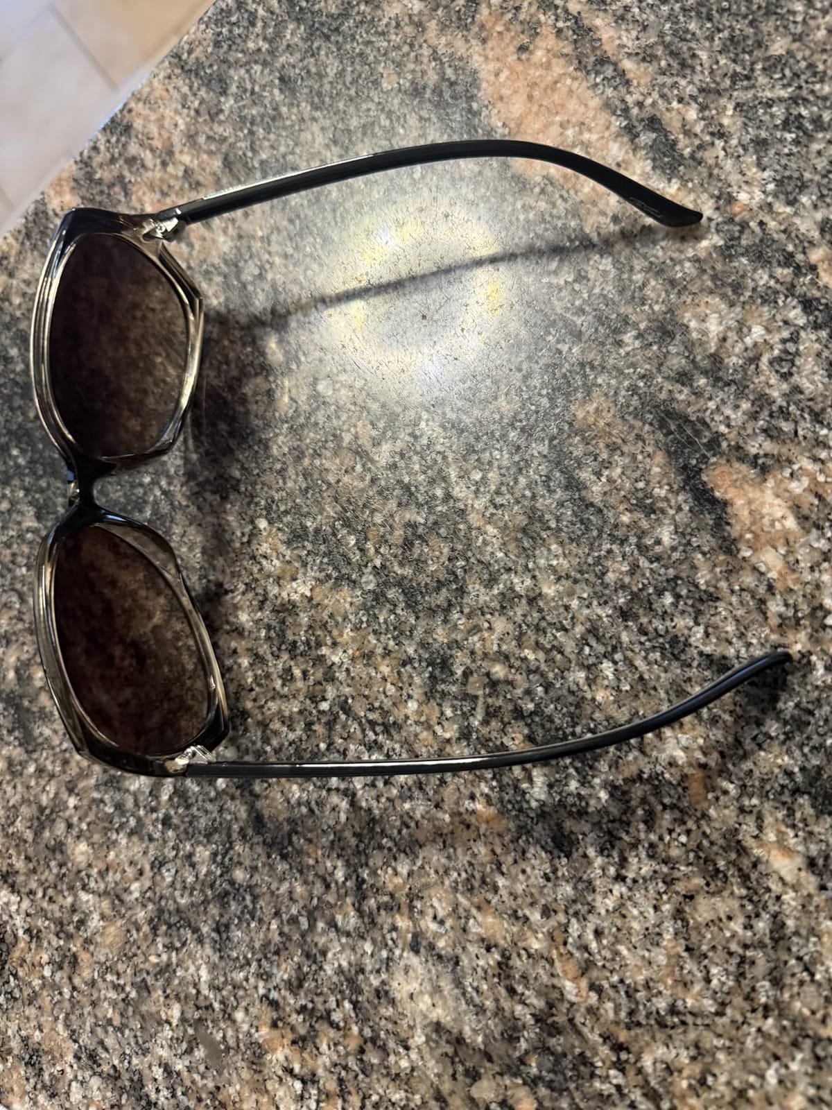 The Fresh Women's Oversized Square Jackie O Cat Eye Hybrid Butterfly Fashion Sunglasses - Exquisite Packaging customer photo 1
