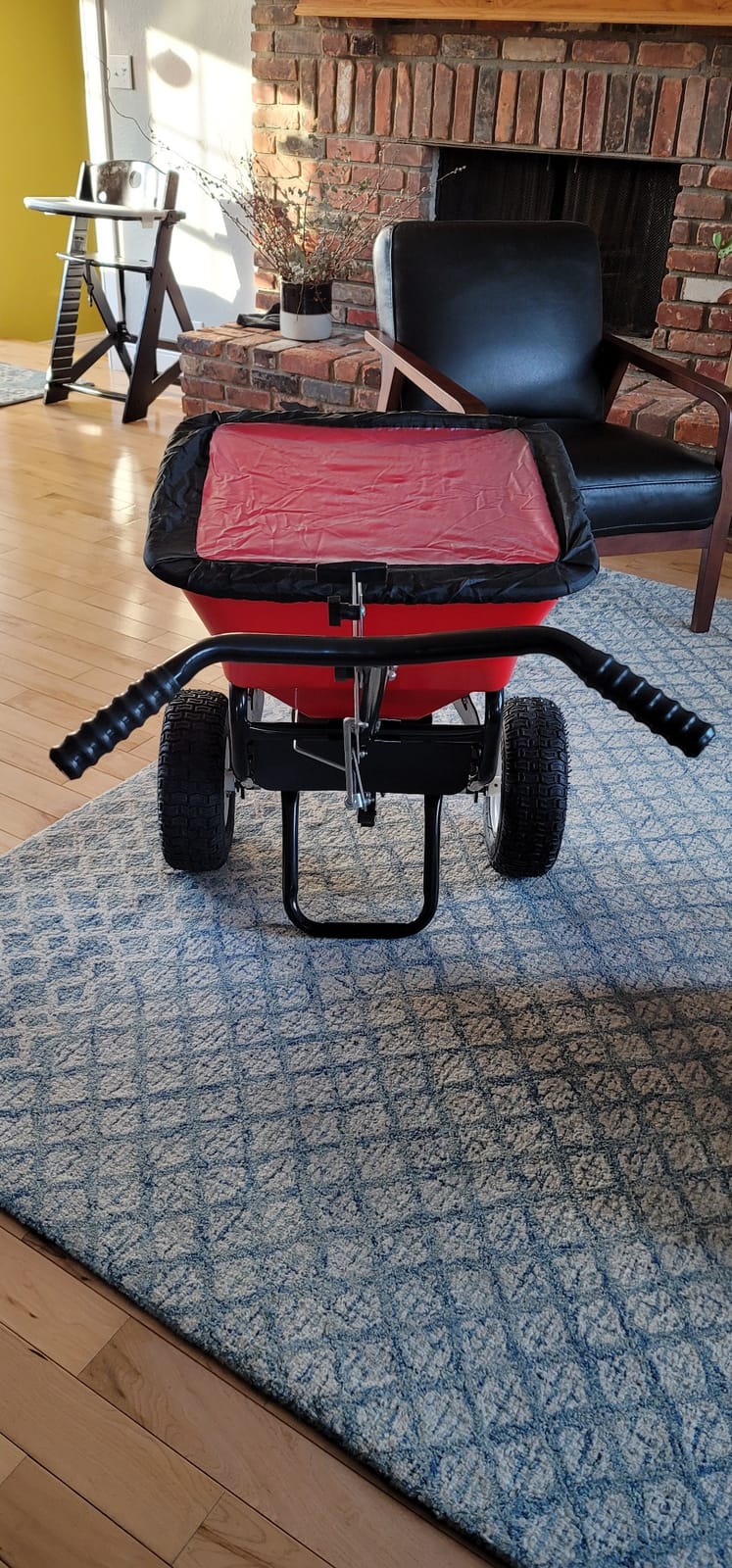 Buyers Products 3039632R Grounds Keeper All Season, Broadcast Walk Behind Push Spreader, 100lb Capacity, for Seed, Fertilizer, Winter Salt & Snow Melt, Included Grate & Cover with Enclosed Gearbox customer photo 2