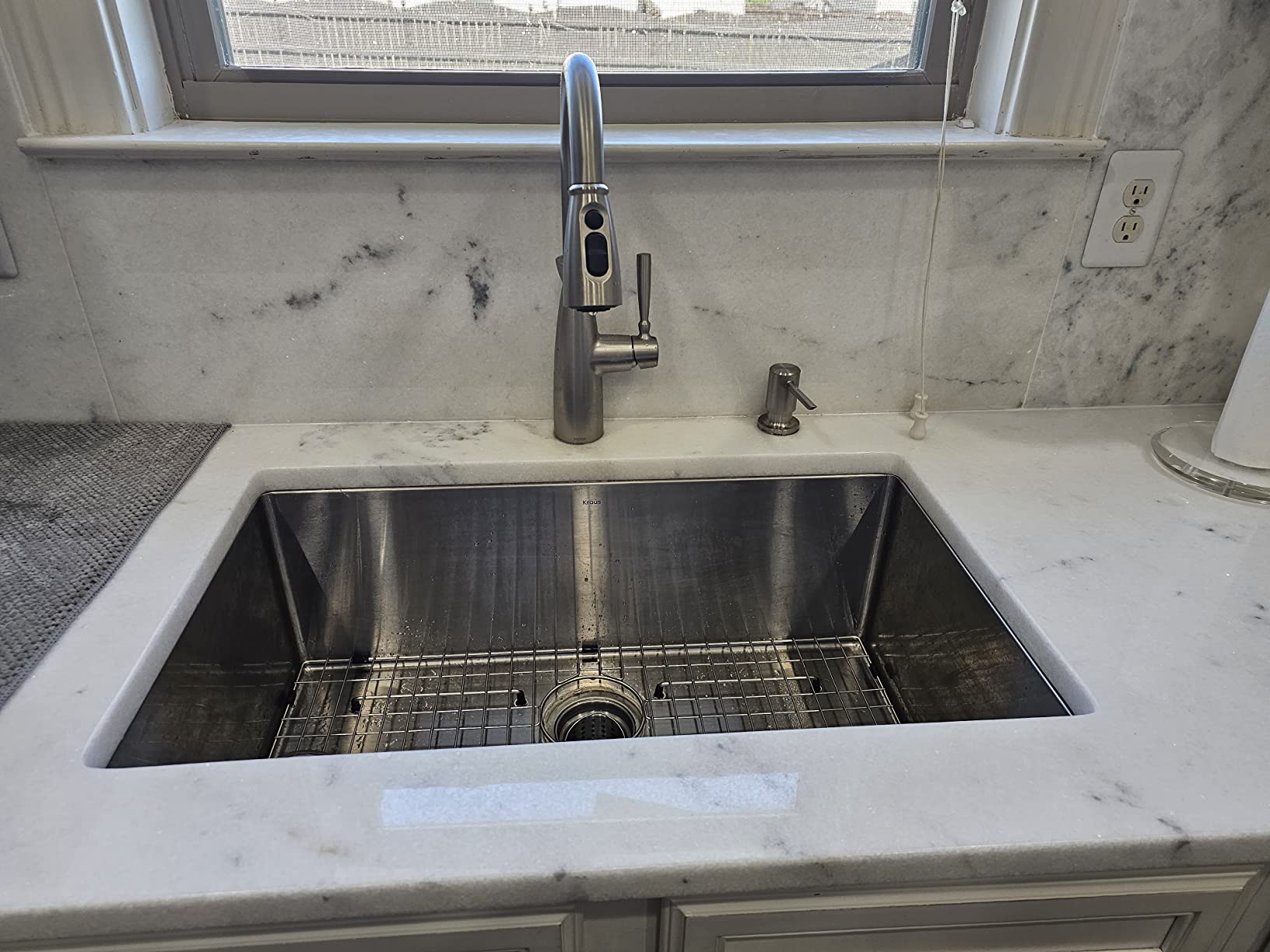 Kraus KHU101-24L Standart PRO 24-inch Undermount 16 Gauge Single Bowl Laundry and Utility Sink, 24 Inch, Tight Radius customer photo 2