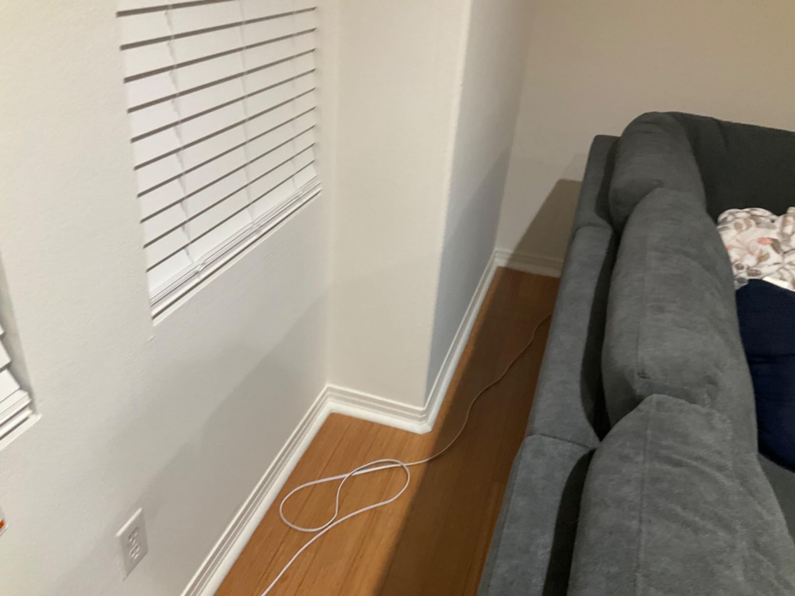 EVEO Cable Hider Wall 306” - Cable Raceway Cord Hider - Wire Covers for Cords on Wall, Cord Cover, Wall Cable Hider, Cable Concealer, Wire Hiders for TV on Wall Management-20X (L16 W0.95 H0.5) - White customer photo 1