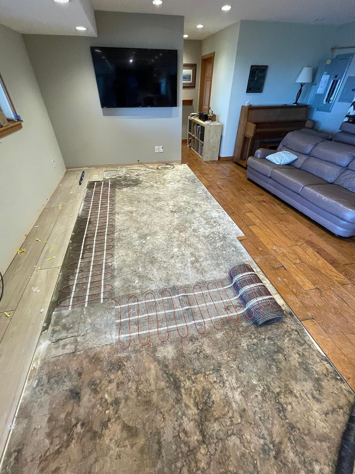 LuxHeat 100 sqft Radiant Floor Heating System w/Touch Prog Thermostat 120V customer photo 1