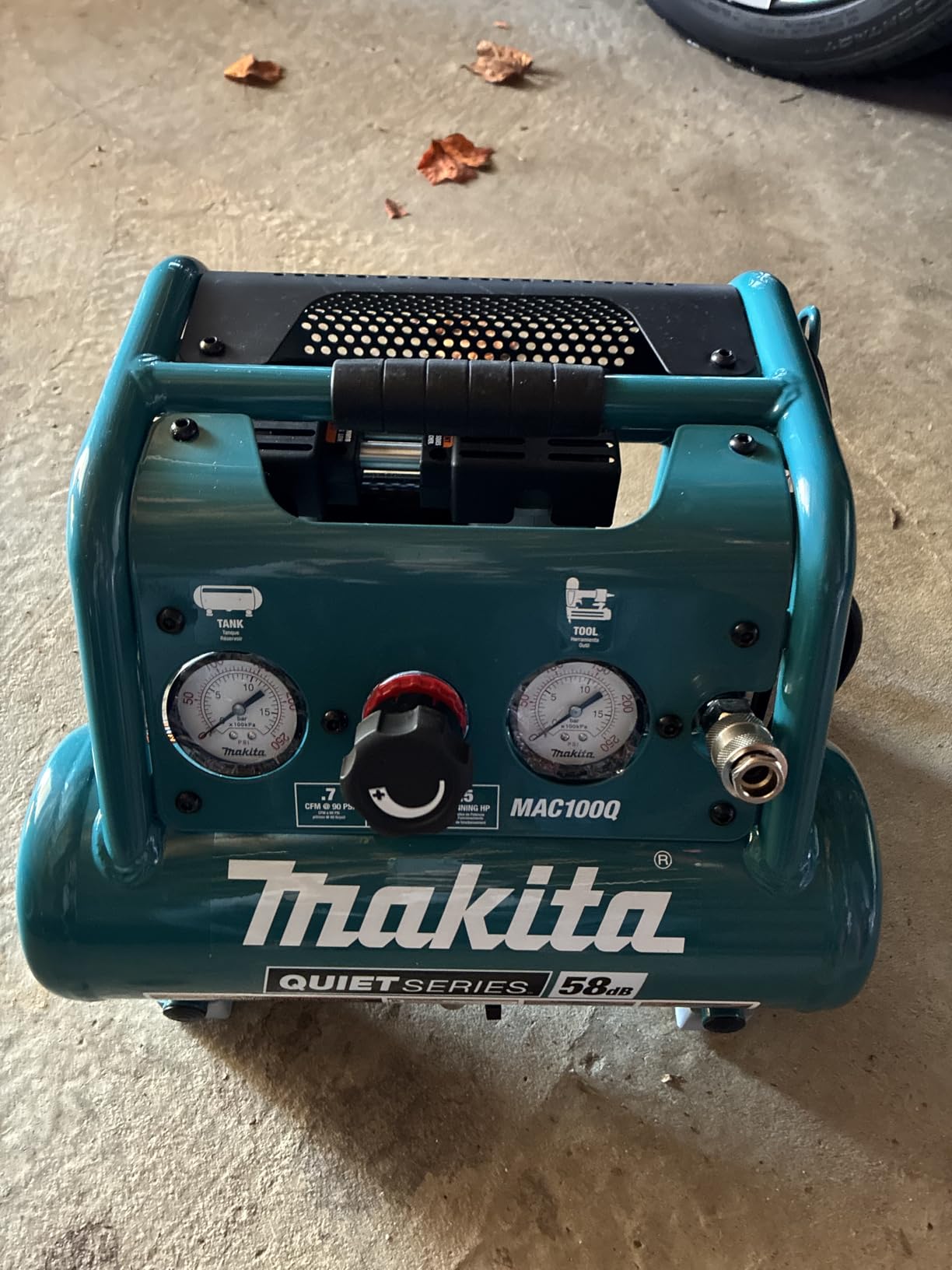 Makita MAC100Q Quiet Series, 1/2 HP, 1 Gallon Compact, Oil-Free, Electric Air Compressor customer photo 1