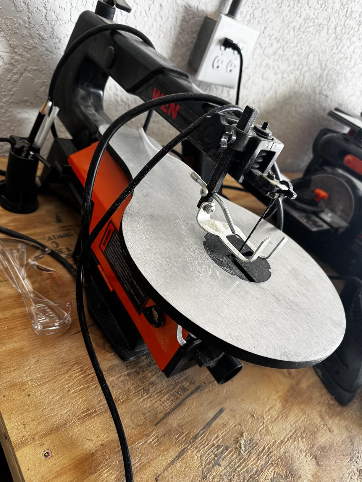 WEN 3922 16-inch Variable Speed Scroll Saw with Easy-Access Blade Changes customer photo 1