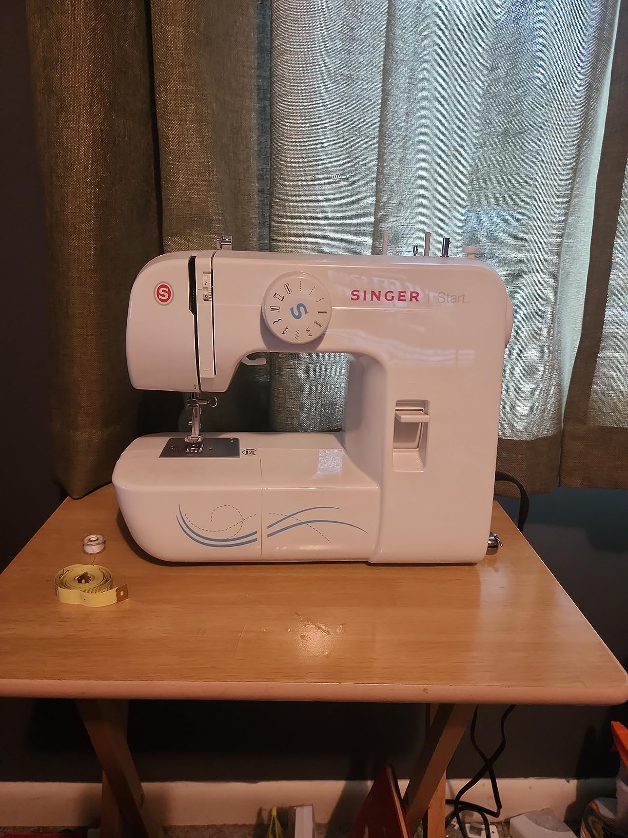 SINGER® M1500 Lightweight & Portable Sewing Machine with Accessory Kit customer photo 1