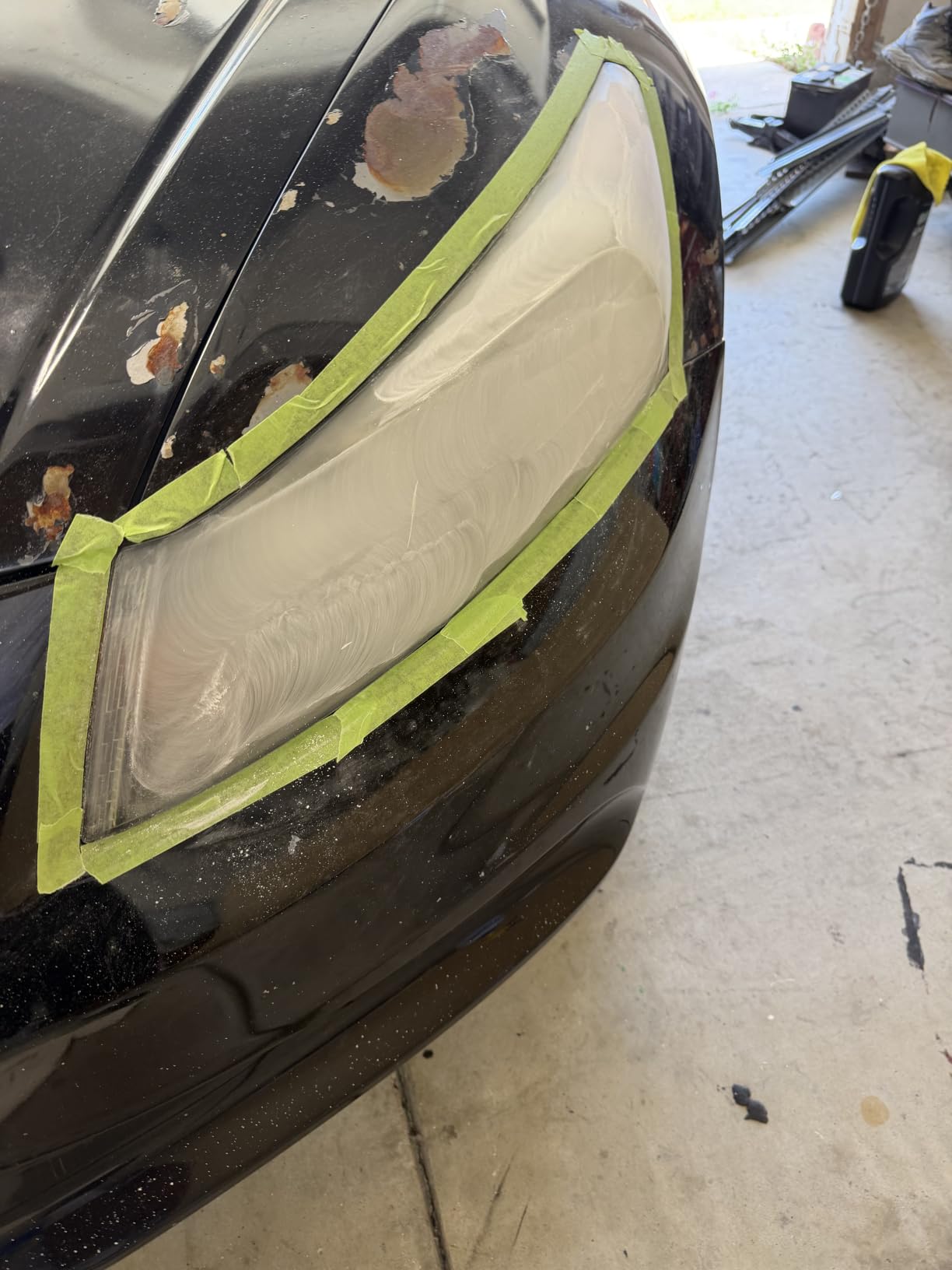 3M Ultra Headlight Restoration Kit, Contains Masking Tape, Light Sanding Discs, Wax Protectant and More, Use on Plastic Lenses Headlights, Taillights and More, Easy Heavy-Duty Restoration (39195) customer photo 1