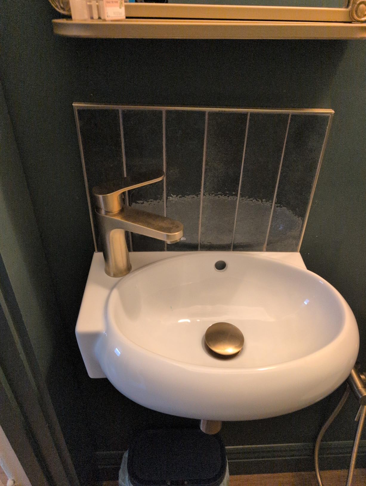 Mocoloo Undermount Bathroom Sink 18 x 14 Inch Rectangle Porcelain White Ceramic Bathroom Sink Deep Basin with Overflow Drain Under the Counter Rectangular Undermount Vanity Sink Interior Size 16 x 11 customer photo 2