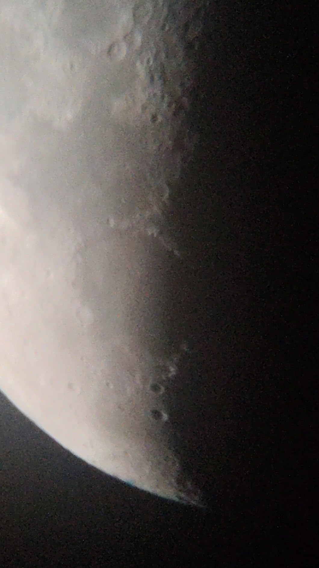 Telescope 130EQ Newtonian Reflector Telescopes for Adults, Professional Telescopes for Adults Astronomy, Comes with 1.5X Barlow Lens Smartphone Adapter & 13% T Moon Filter customer photo 1