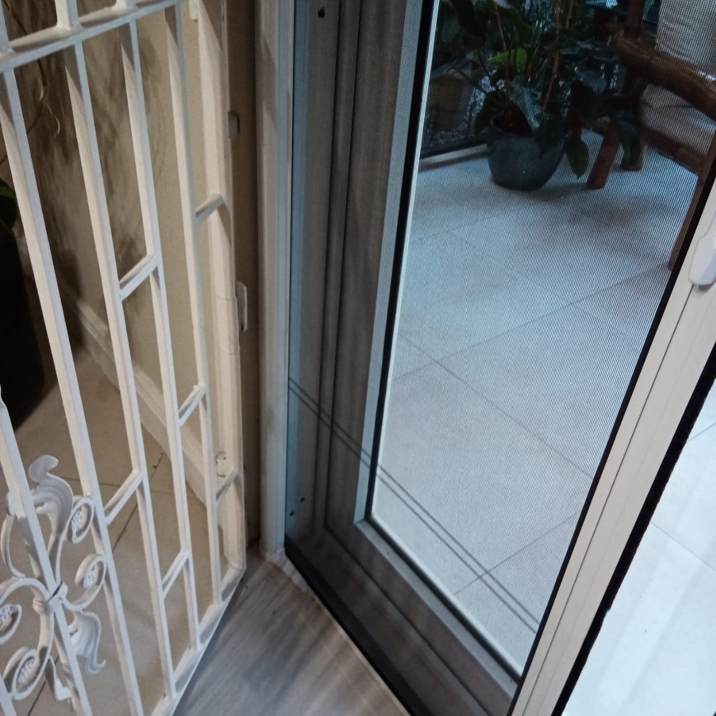 LARSON Brisa Double Sandstone Retractable Screen Door, French Door Screen with EZ-Glide Fits 78-in to 79-in Tall x 68-in to 72-in Wide Patio Doors customer photo 2