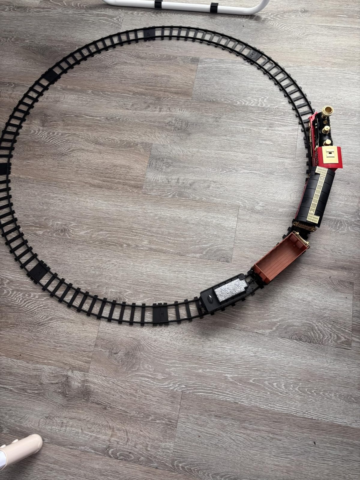 Hot Bee Train Set, Train Toys with Smoke, Lights, Sound and Train Tracks customer photo 1