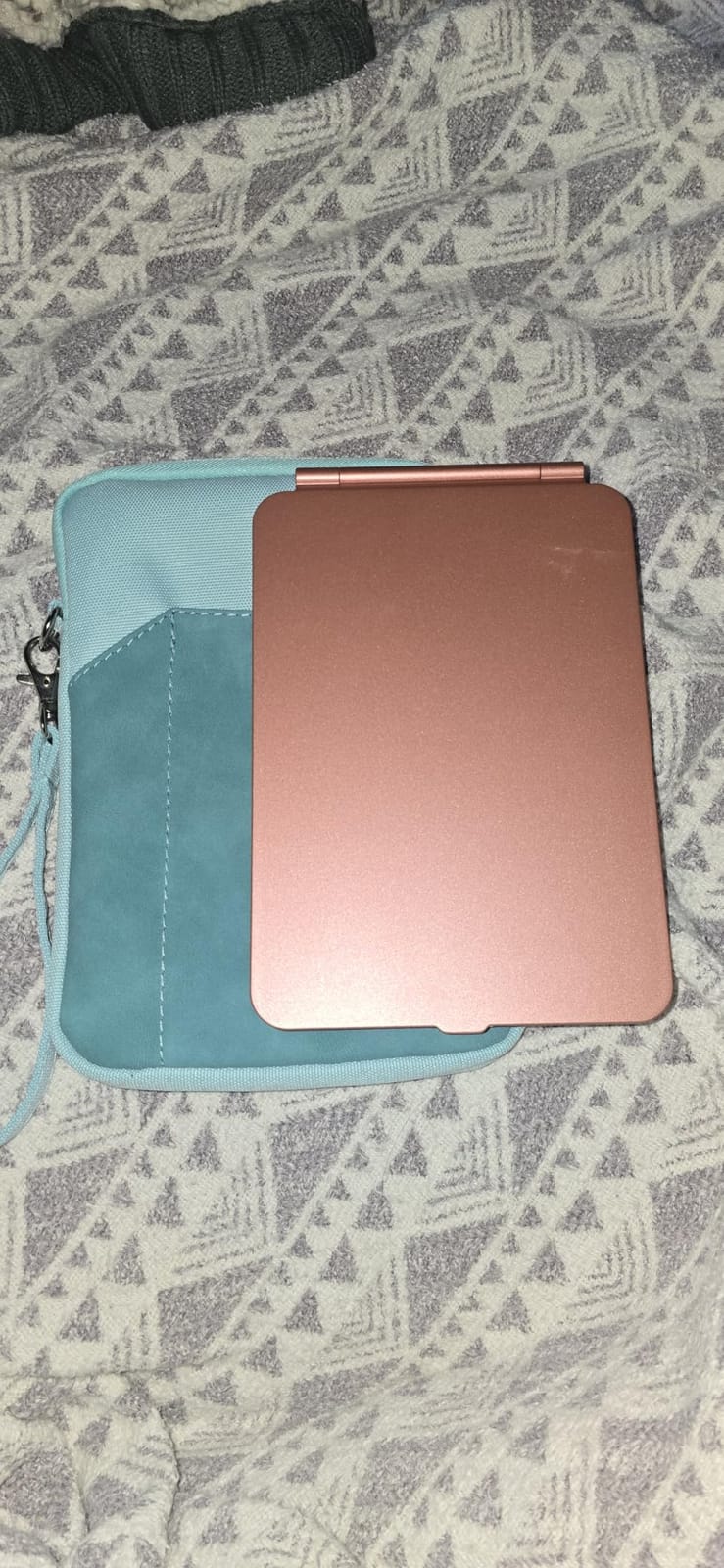 FUNTOUCH Rechargeable Travel Makeup Mirror with 72 Led Lights customer photo 1