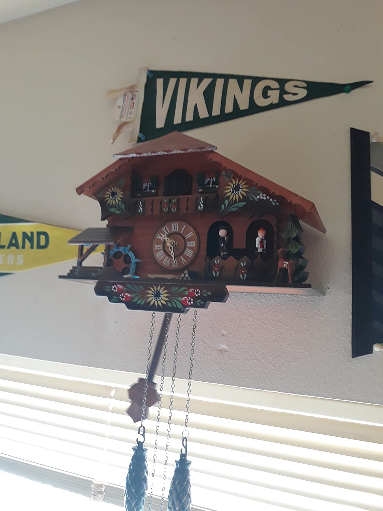 Kintrot Cuckoo Clock Pendulum Quartz Wall Clock Black Forest House Home Decor customer photo 2