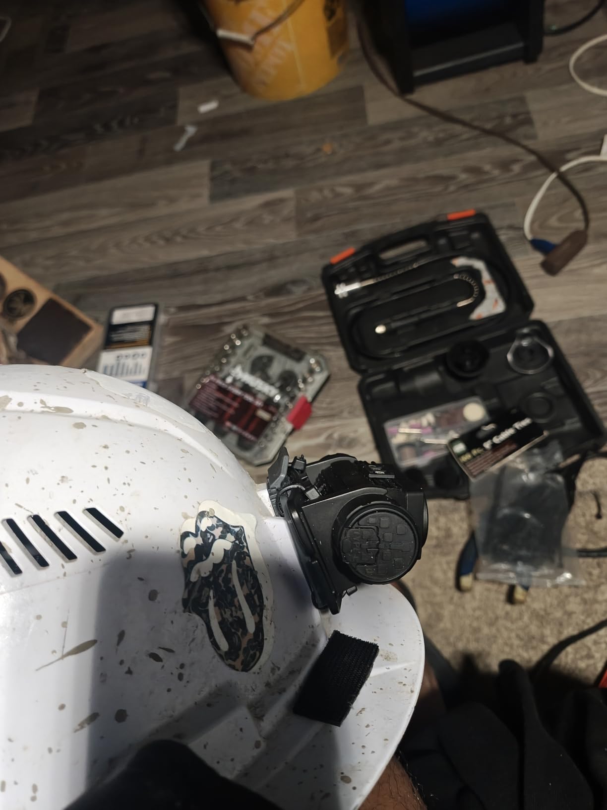Klein Tools Hard Hat and Accessories Kit, Vented Full Brim Hard Hat, Headlamp, Sweat Band customer photo 1