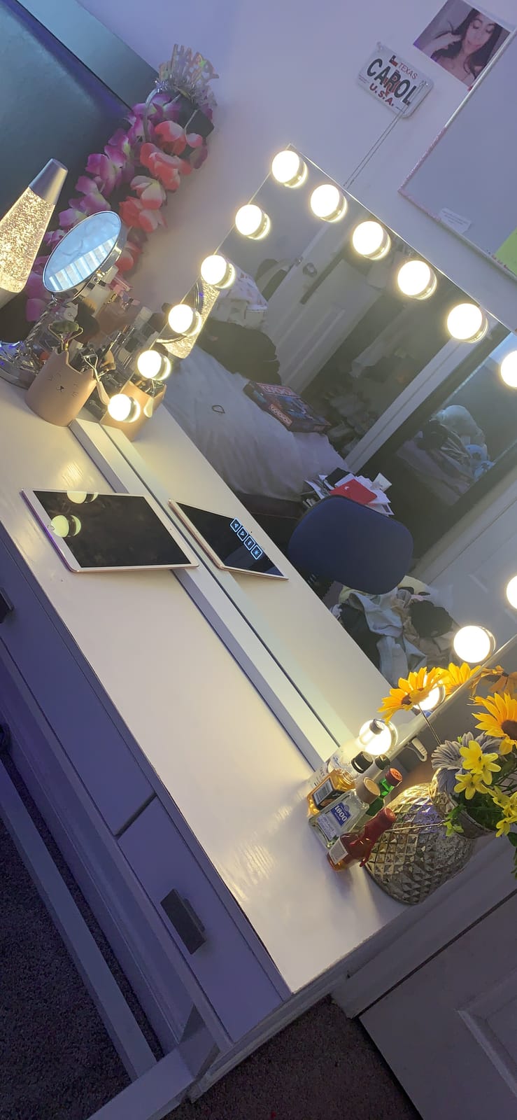 Hansong Vanity Mirror with Lights and Bluetooth Speaker 32