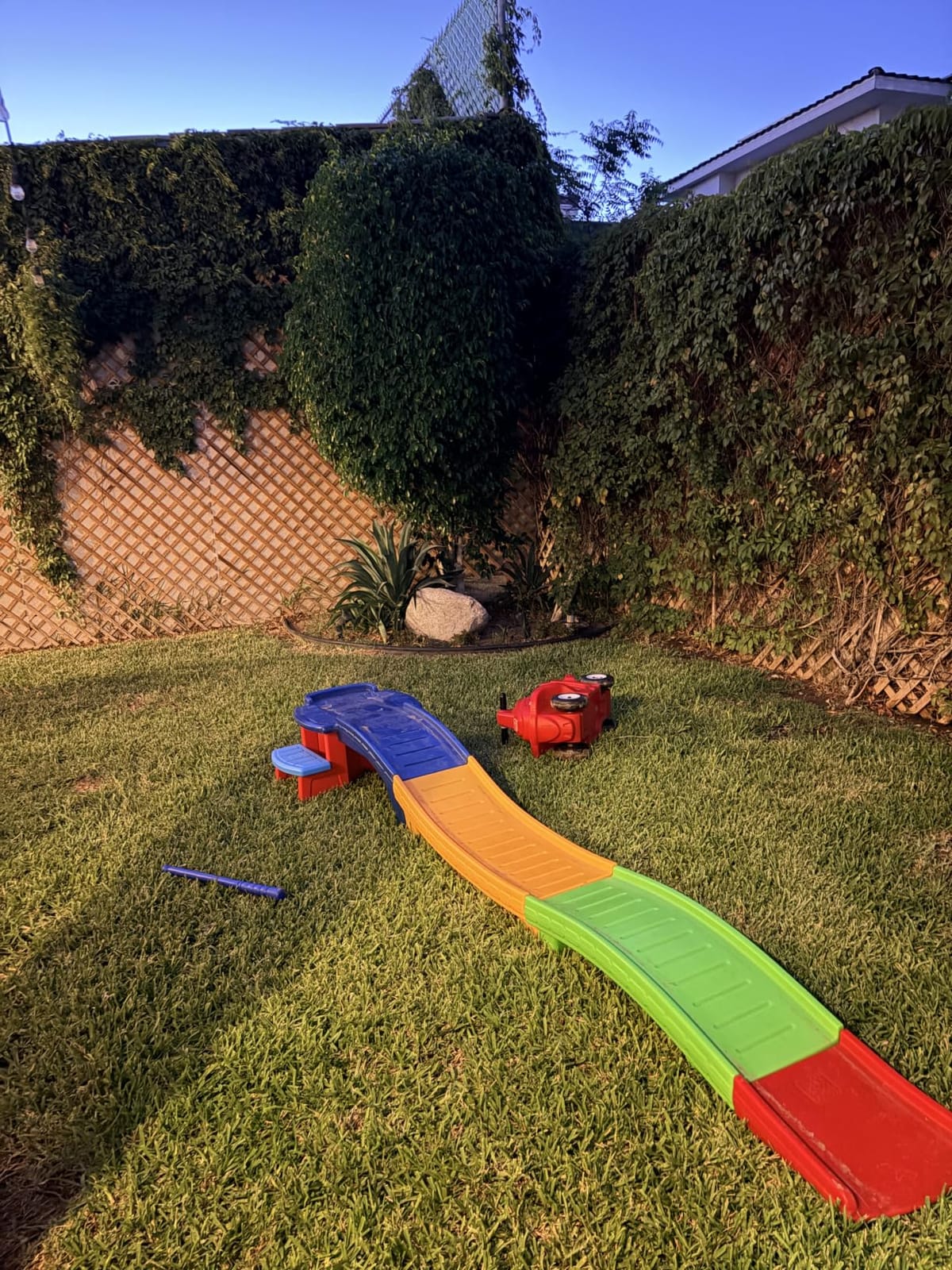 Step2 Up & Down Roller Coaster Kids Ride On Toy, Push Car, Indoor/Outdoor Playset, Made of Durable Plastic, Max Weight 50 lbs., for Toddlers 2-5 Years Old, Multicolor customer photo 2