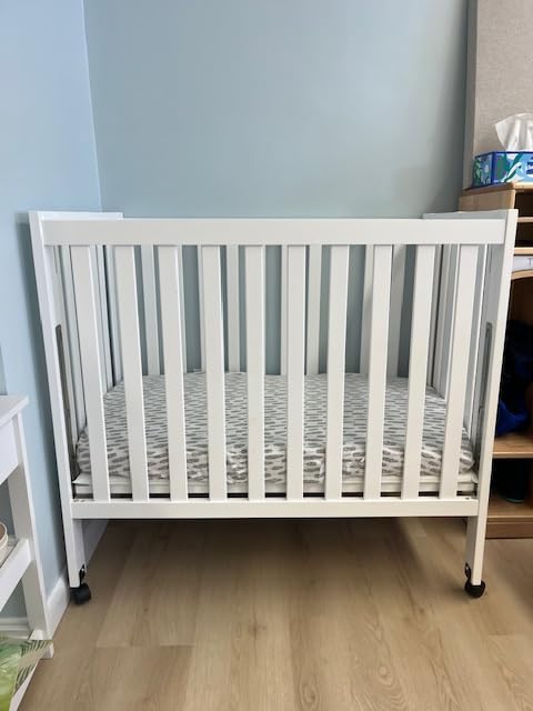 Dream On Me Jett Mini Folding Baby Crib in Pebble Grey, GreenGuard Gold & BSA, Lightweight & Portable, Patented Flat Folding System, Small Spaces & Travel, 1.5” Mattress Pad, 3 Heights, Safe Wheels customer photo 1