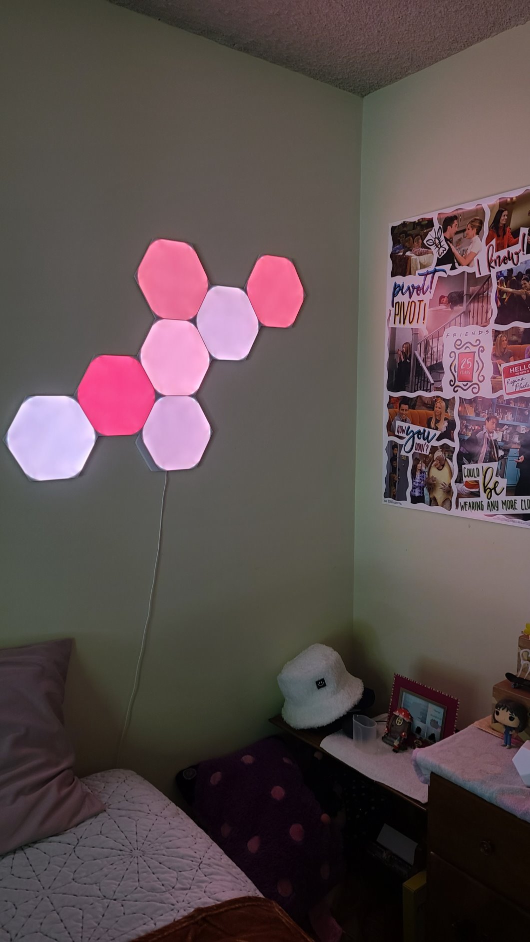 Nanoleaf Shapes Hexagon Lights, Smart RGBW LED Wall Light Panels, 7PK customer photo 2