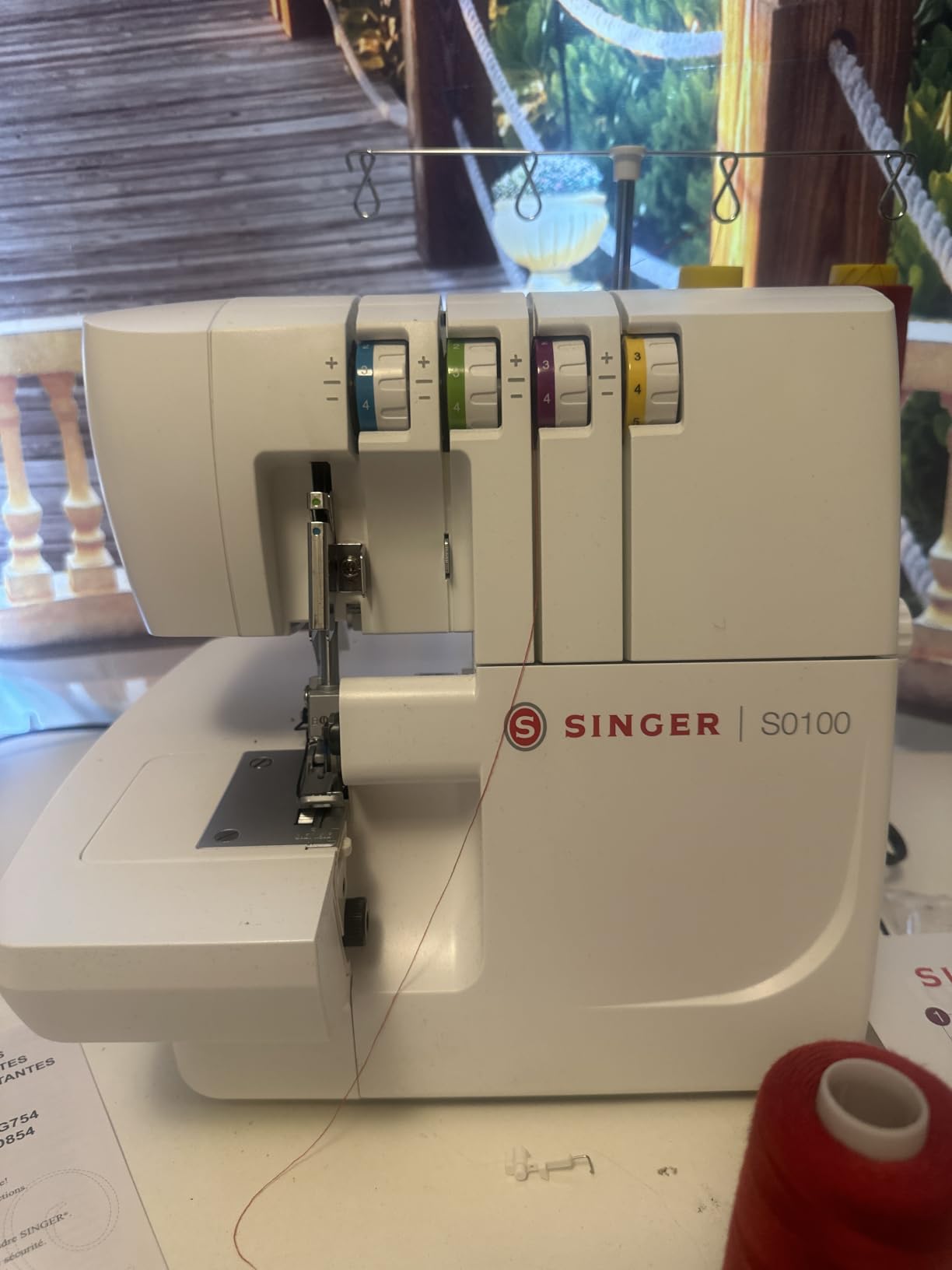 SINGER® S0100 High Speed Serger Overlock Machine, 2-3-4 Thread Capability customer photo 2
