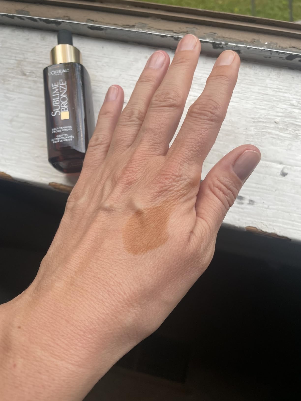 L'Oreal Paris Sublime Bronze Self Tanning Facial Drops with Hyaluronic Acid, Gradual Tan, Fragrance-Free, 1 fl. Oz customer photo 1