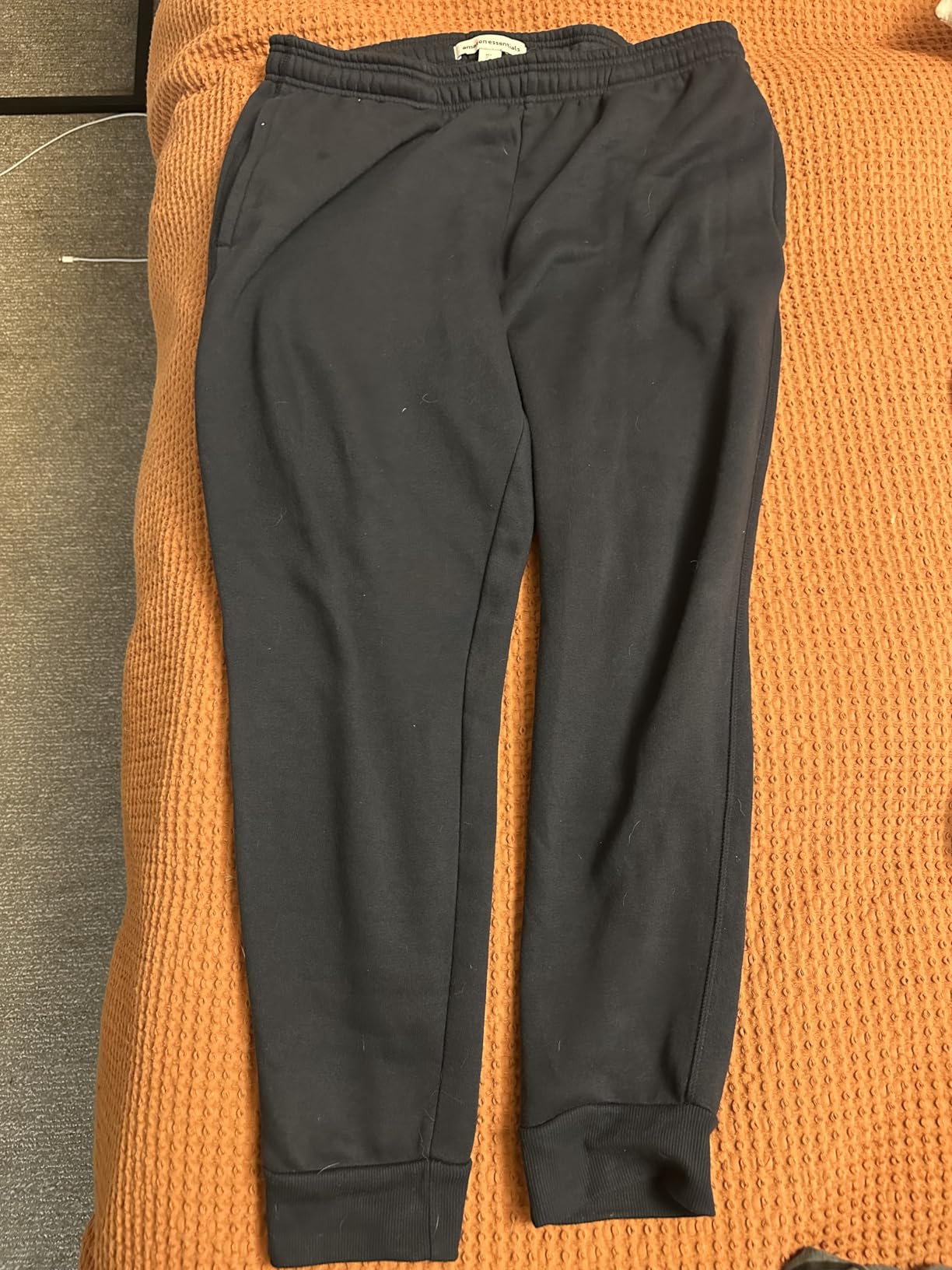 Amazon Essentials Men's Relaxed Fit Fleece Joggers Sweatpants, Drawstring Waist, Tapered Leg, Ribbed Cuffs, Brushed Interior customer photo 2