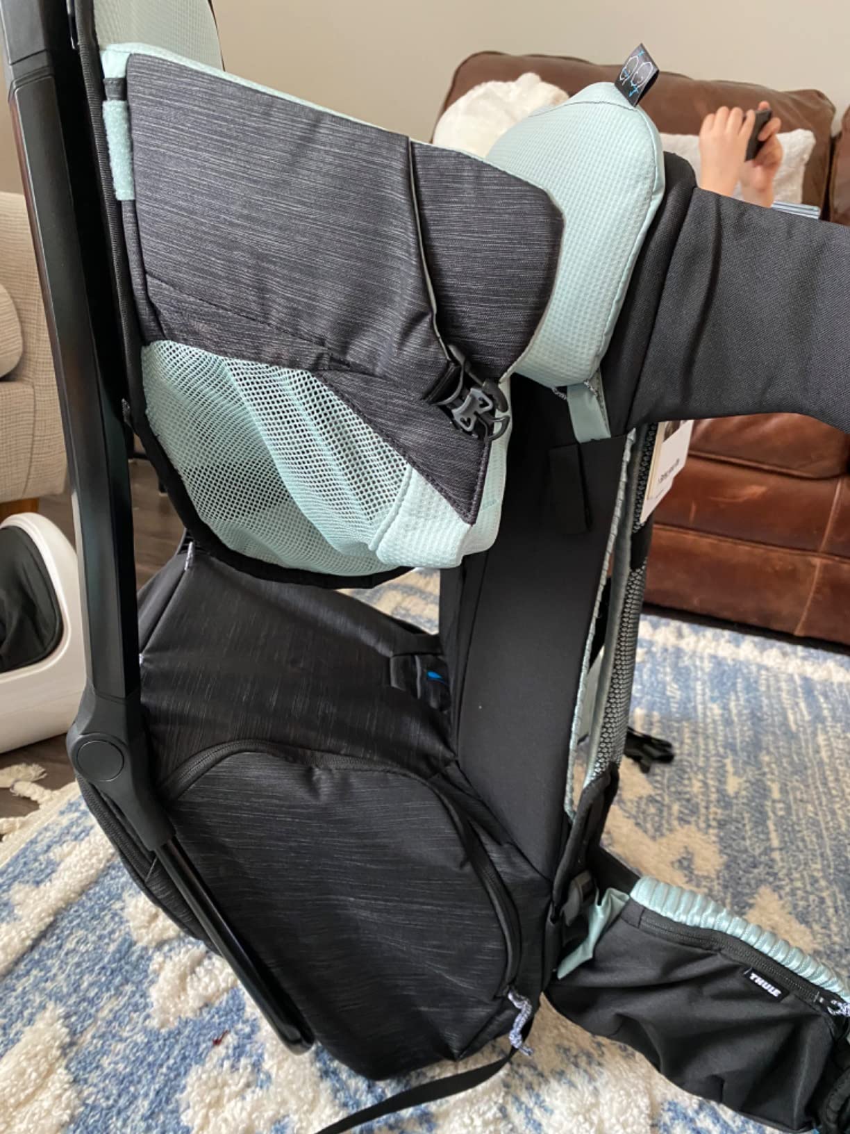 Thule Sapling Child Carrier Backpack - Machine Washable Seat - Self-Standing Frame - Adjustable padded straps for parents - Ergonomic seat with under-leg support for child - UPF 50 Sunshade customer photo 1
