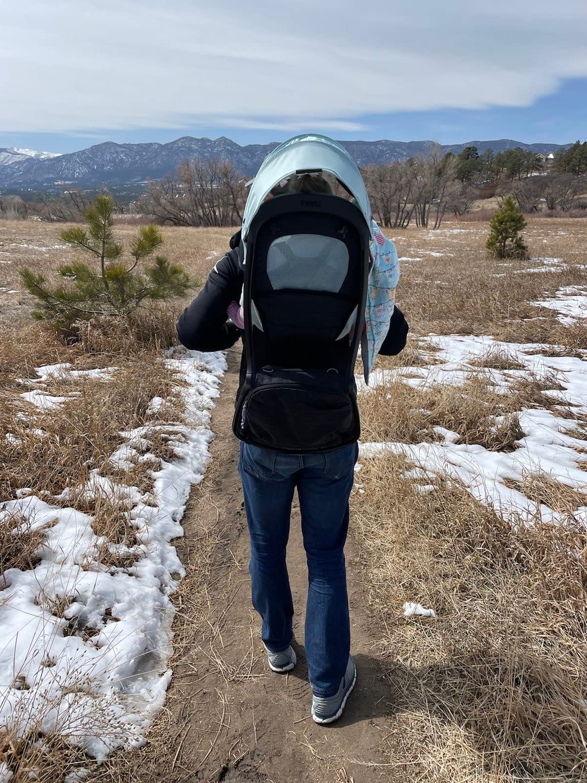 Thule Sapling Child Carrier Backpack - Machine Washable Seat - Self-Standing Frame - Adjustable padded straps for parents - Ergonomic seat with under-leg support for child - UPF 50 Sunshade customer photo 2