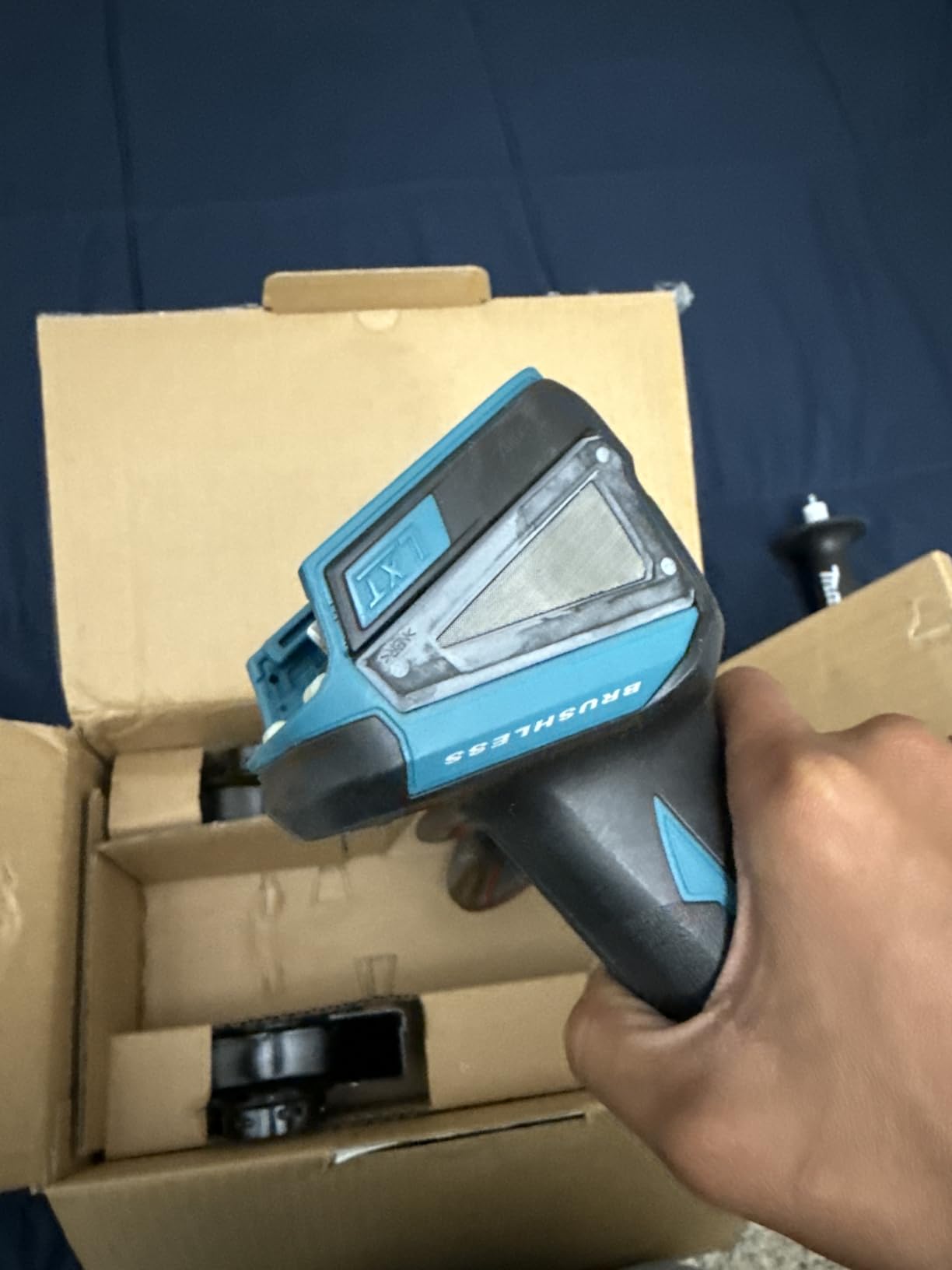 MAKITA 18V LXT Lithium-ION BRUSHLESS Cordless 4-1/2 in. /5 in. X-Lock Angle Grinder with A customer photo 2