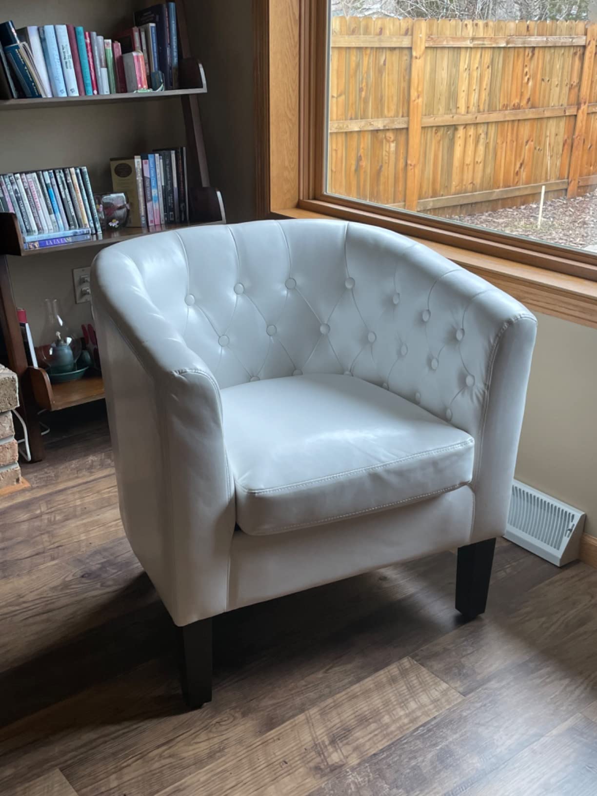 BELLEZE Accent Barrel Arm Chair, Modern Comfy Upholstered Tufted Club Chair with Sturdy Legs and Linen Fabric for Bedroom Living Room - Caramel customer photo 2
