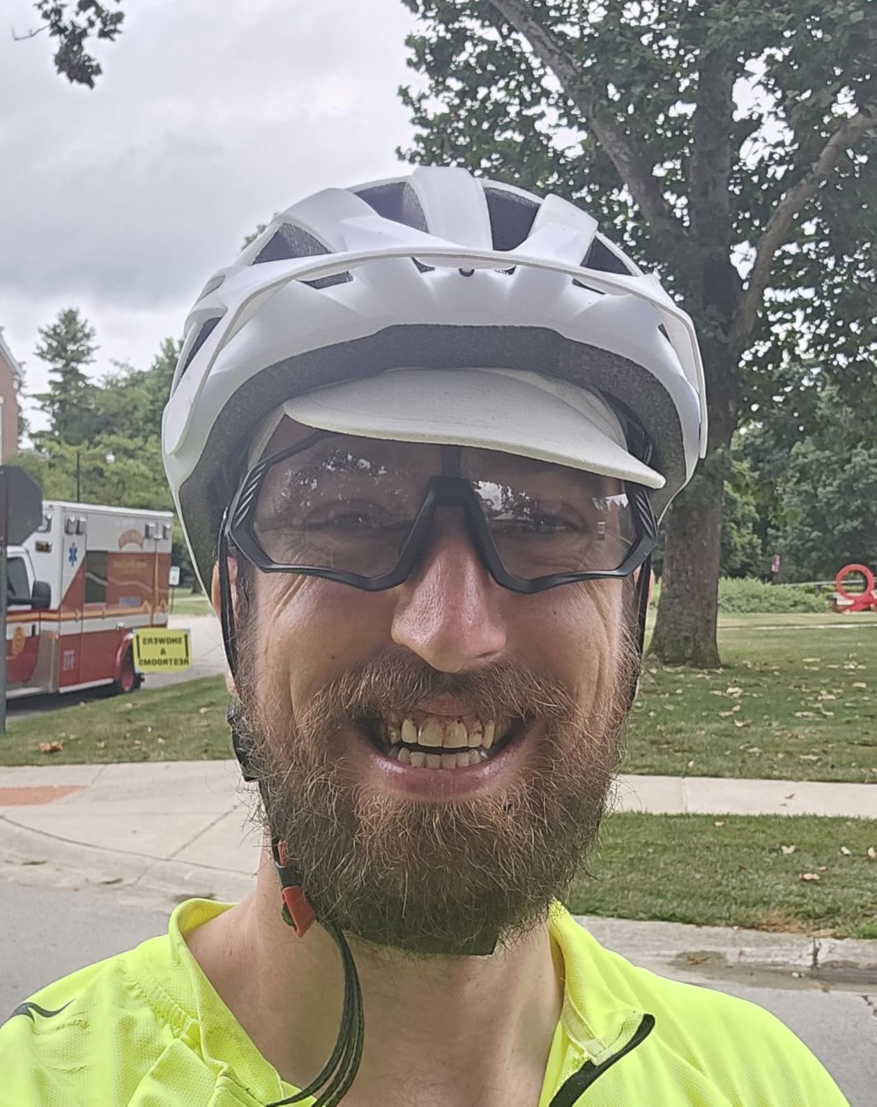 KAPVOE Photochromic Cycling Glasses Clear Mountain Bike Sunglasses K9408 customer photo 1