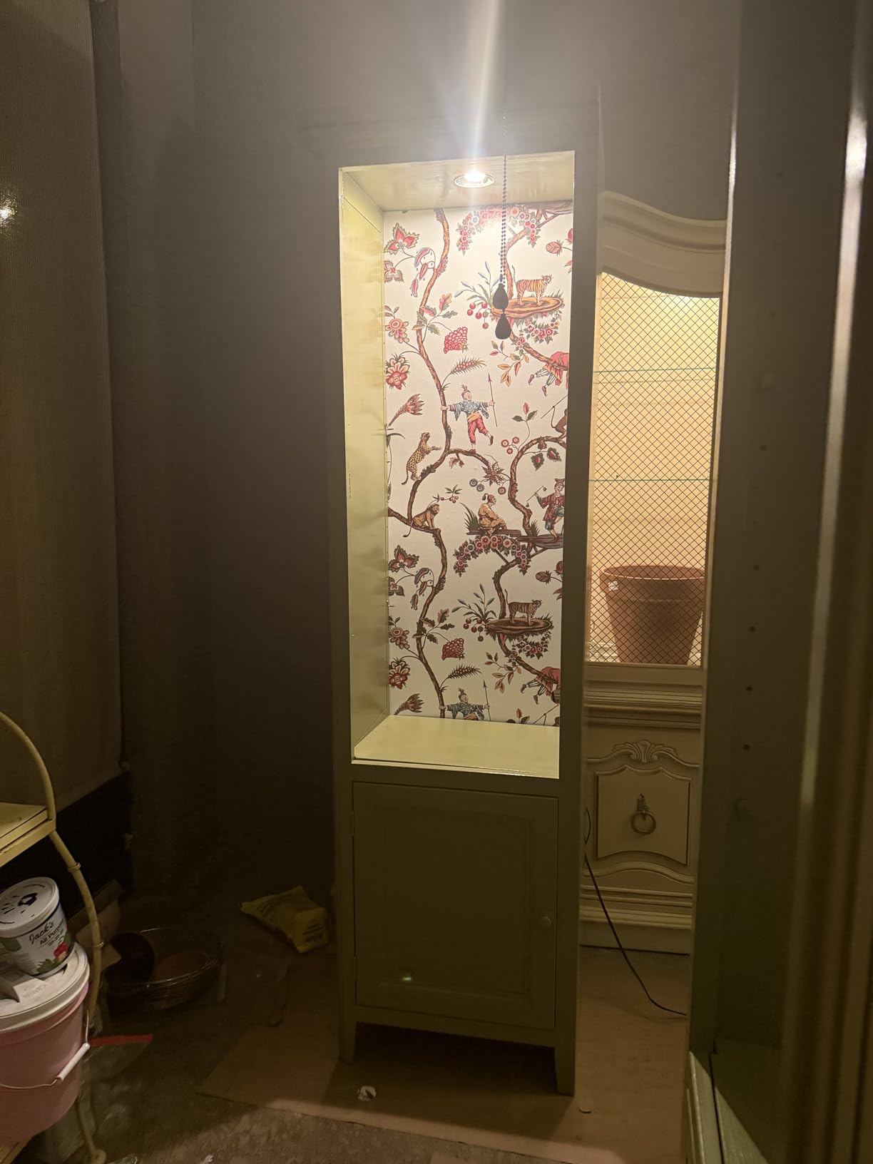 NuWallpaper x Scalamandre Multicolor White Chinoise Exotique Peel and Stick Wallpaper, Removable Wallpaper, 20.87 in x 18 ft customer photo 2