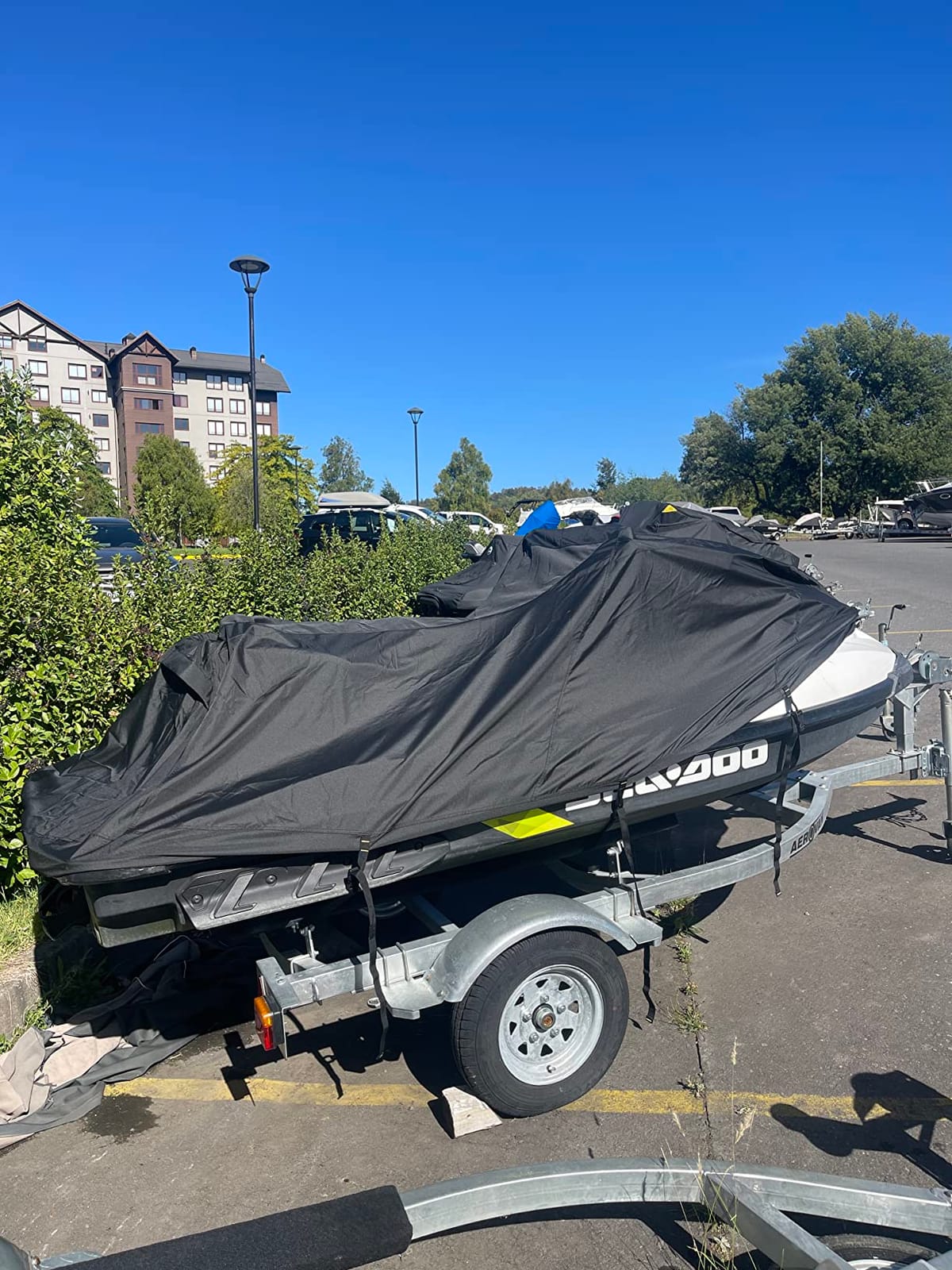EliteShield Trailerable Jet ski Cover, Waterproof Tear and Fade Resistant Polyester Fits Stand-UP to 3 Seater Sea doo Yamaha waverunner Kawasaki-Jet Ski Covers (Fits from 136