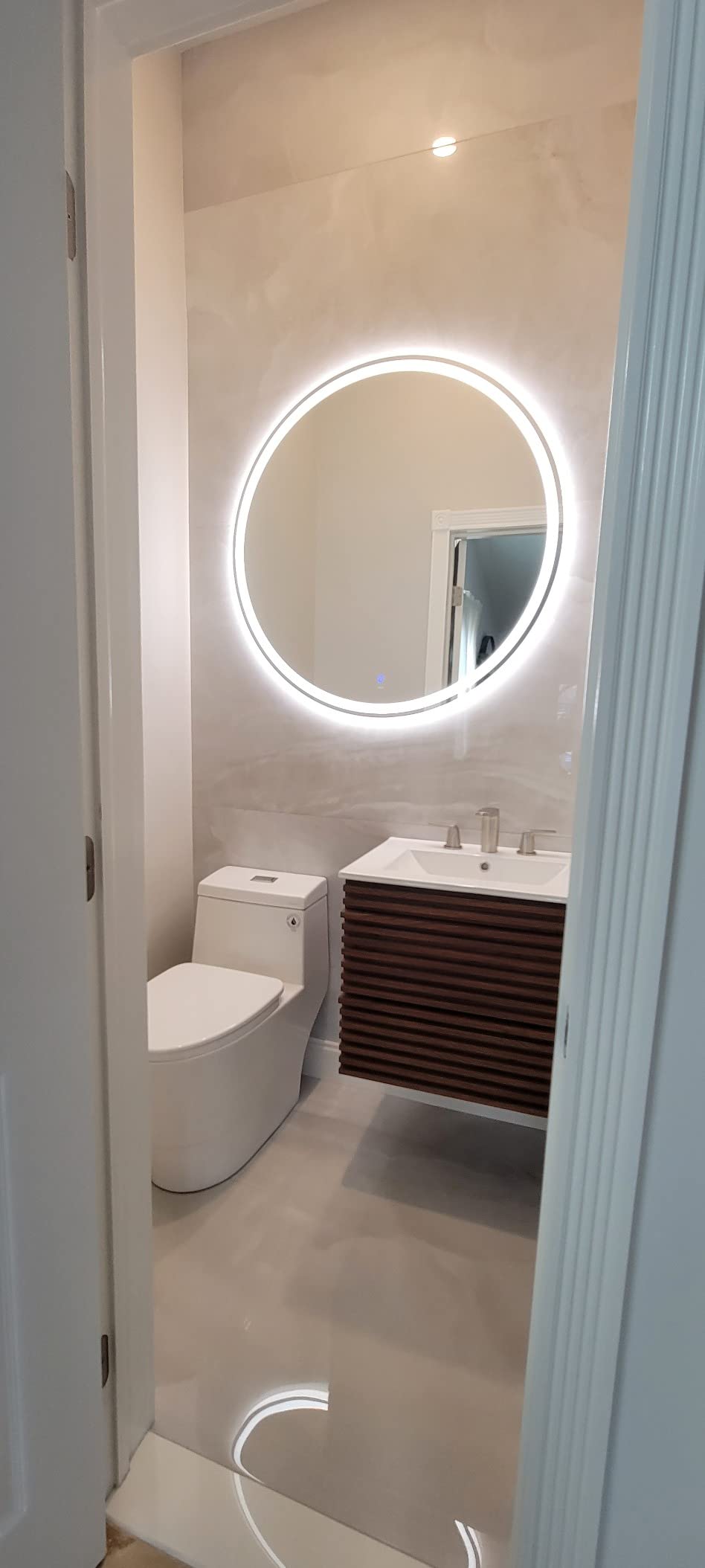WOODBRIDGEE One Piece Toilet with Soft Closing Seat, Chair Height, 1.28 GPF Dual, Water Sensed, 1000 Gram MaP Flushing Score Toilet with Chrome Button T0001-CH, White customer photo 2