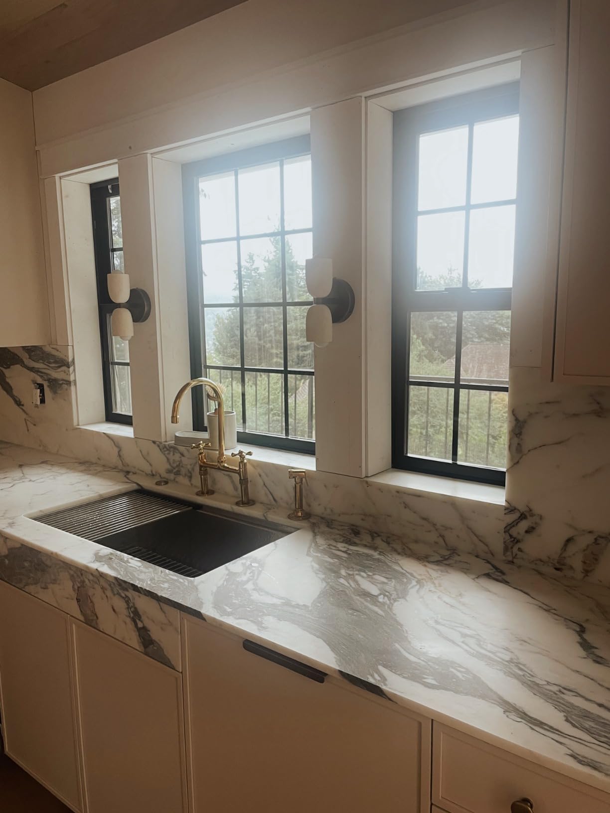 Ruvati 30-in 16-Gauge Offset-Drain Workstation Kitchen Sink - RVH8582 customer photo 2