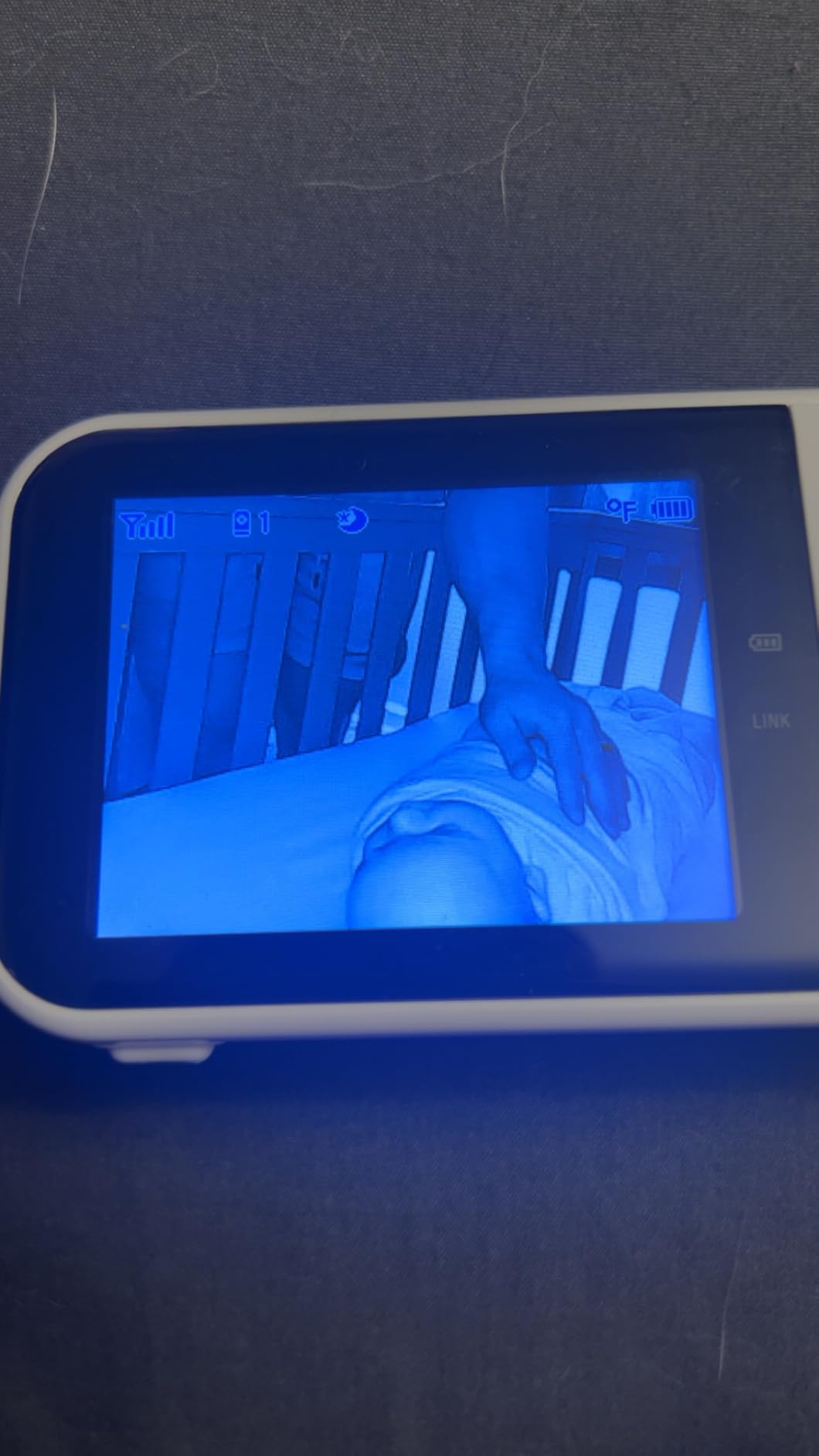 VTech Baby Monitor No WiFi with 2 Cameras – 19-Hour Battery, Patrol Mode for Twins & Two Rooms, 1000ft Range, Auto Night Vision, Two-Way Talk, Temperature Sensor | VM819-2 customer photo 2
