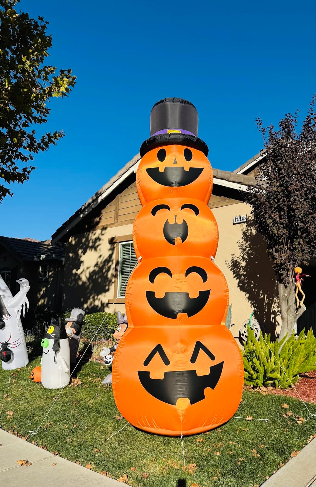 Giant Halloween Inflatables 12 FT Pumpkins Halloween Decorations Outdoor | TURNMEON Stacked Pumpkins with Witch Hat LED Lights Blow Up Halloween Decor Yard Lawn Party ( Stakes Tethers Weight Bags ) customer photo 2
