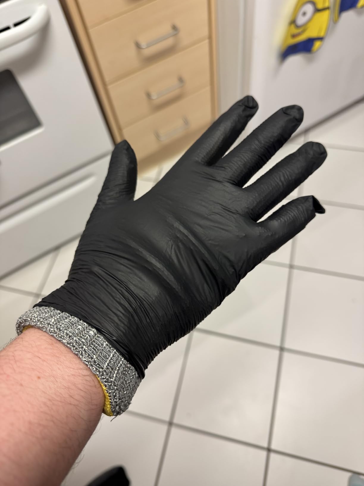 Dowellife ANSI A9 Cut Resistant Glove Food Grade, Stainless Steel Mesh Metal Knife Cutting Glove for Butcher Oyster Shucking Kitchen Mandoline Chef Slicing Fish Fillet (Medium) customer photo 2