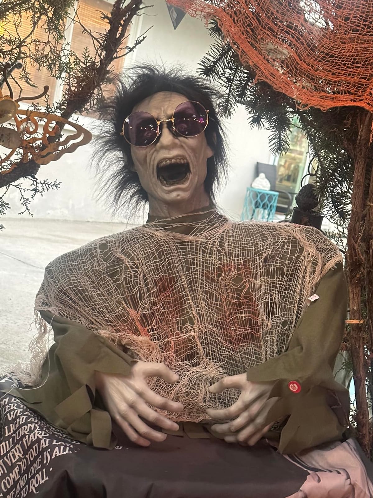 JOYIN Halloween Outdoor Decoration Zombie Groundbreaker, Animatronics Zombie Props Halloween Outside Decor, Animated Groundbreaker with Sound & Glowing Eyes for Graveyard Lawn Yard Haunted House Decor customer photo 2