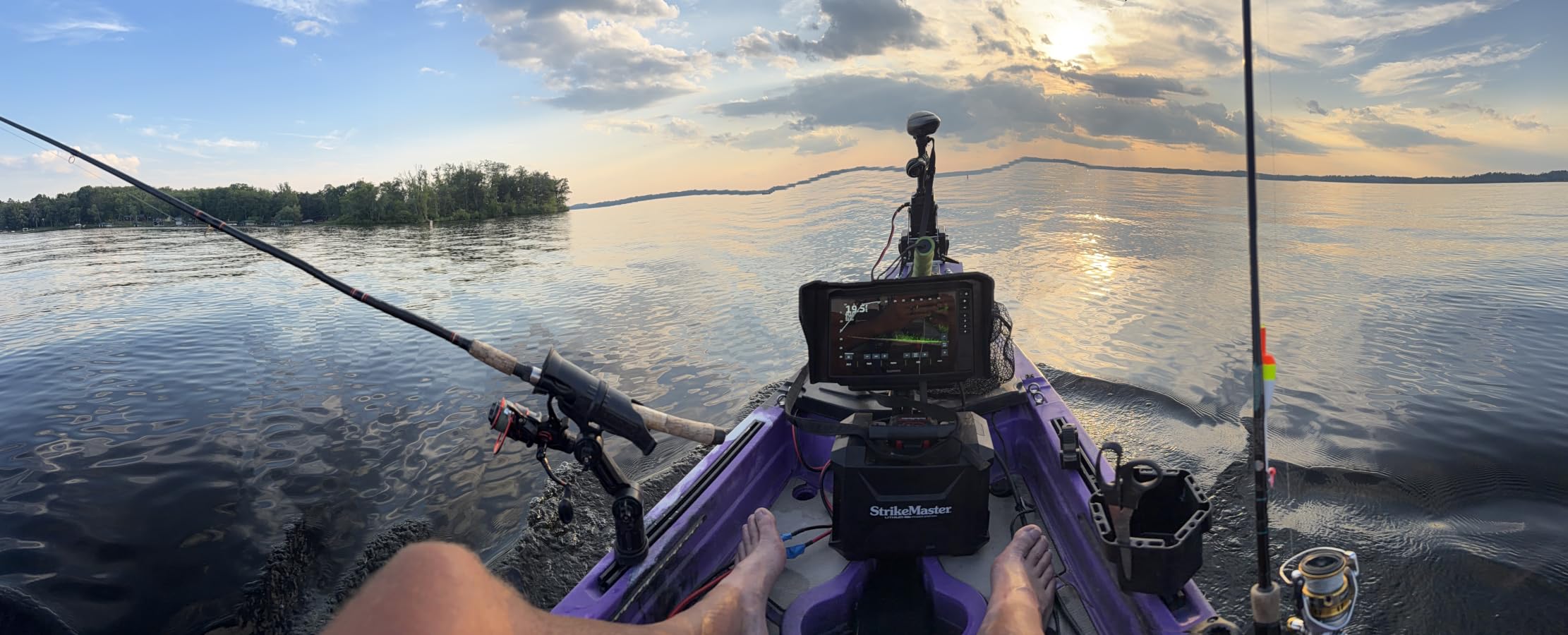 AQUOS Haswing Transom Trolling Motor 12V 55lbs 26in with Wireless Remote | White, Fresh & Saltwater Ready,164ft Wireless Remote,16in Max Depth,0°-85° Tilt Range,Fits Boats up to 19ft customer photo 1