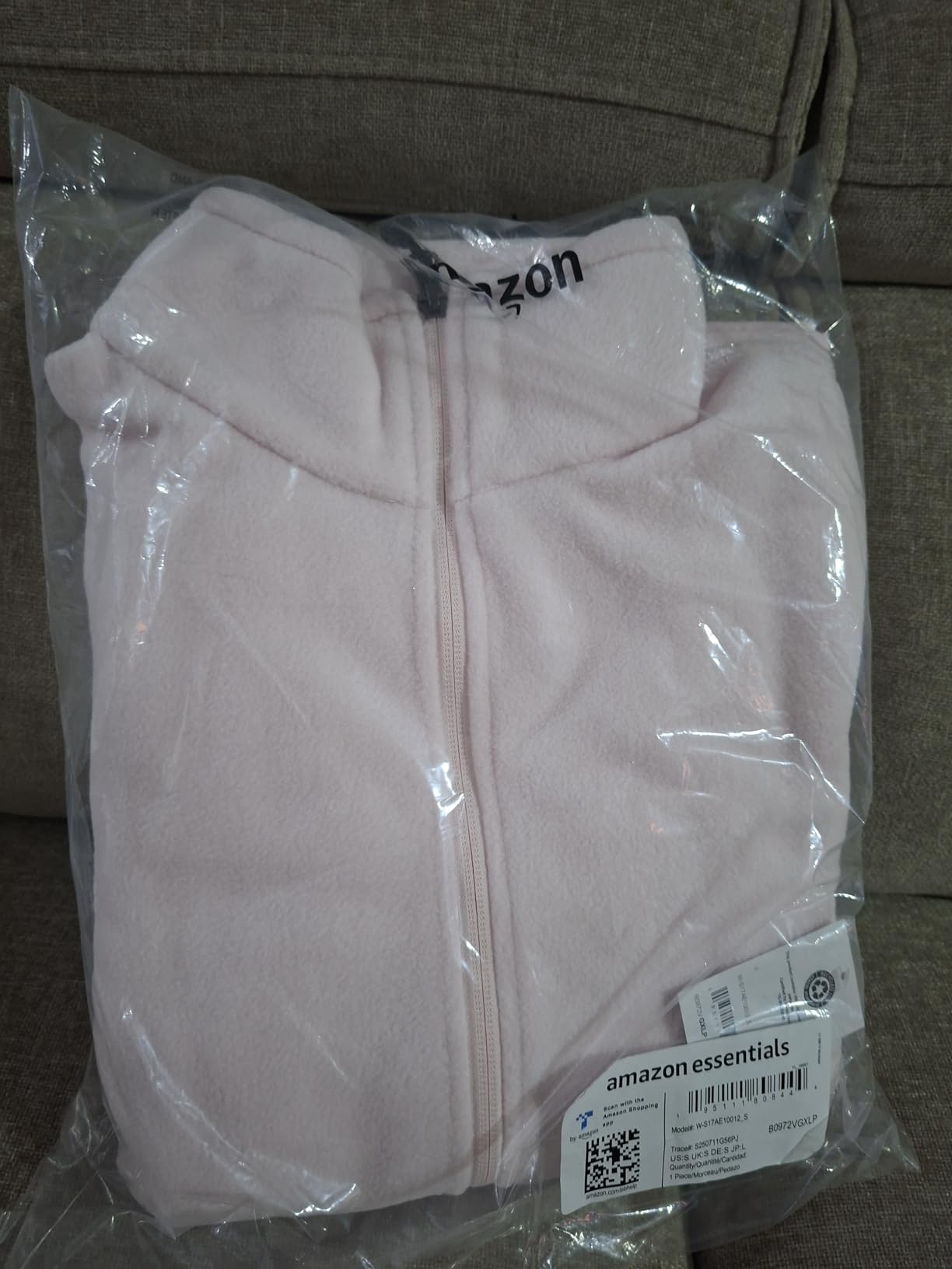 Amazon Essentials Women's Classic-Fit Full-Zip Polar Soft Fleece Jacket, Outerwear Coat with Cuffs (Available in Plus Size) customer photo 1