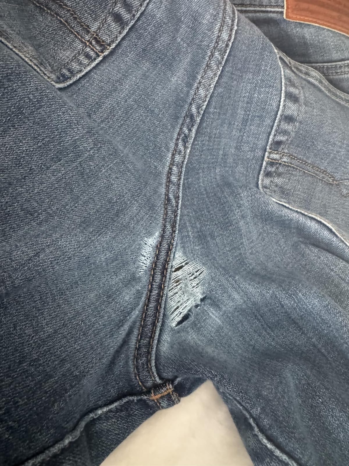 Lucky Brands Men's 110 Slim Coolmax Stretch Jean customer photo 2