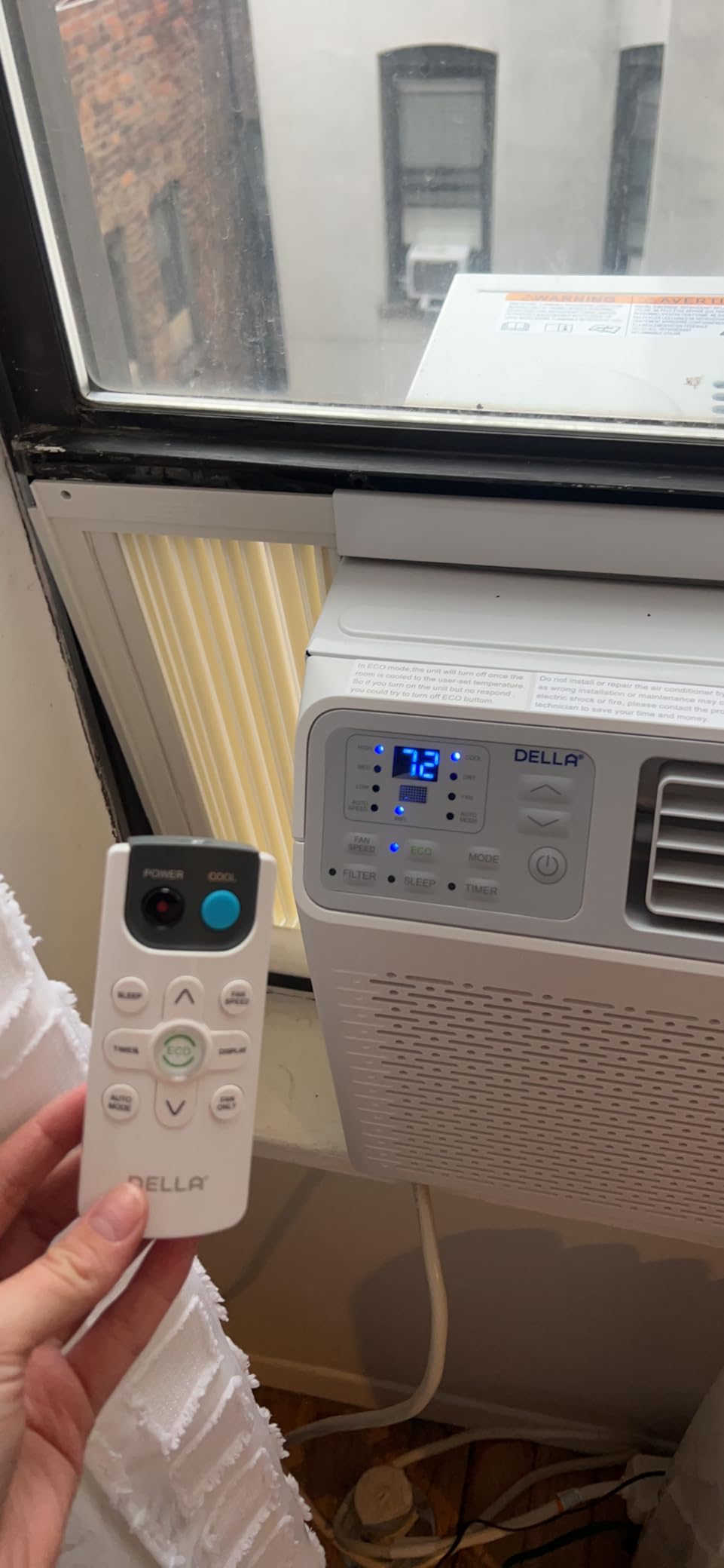 DELLA 10000 BTU Energy Saving Window Air Conditioner, Work with Alexa, Cools Up to 450 Sq. Ft, GEO Location, AC Unit with WIFI Smart Controls, Remote, Dehumidifier, Fan, Reusable Filter, Easy Install customer photo 2