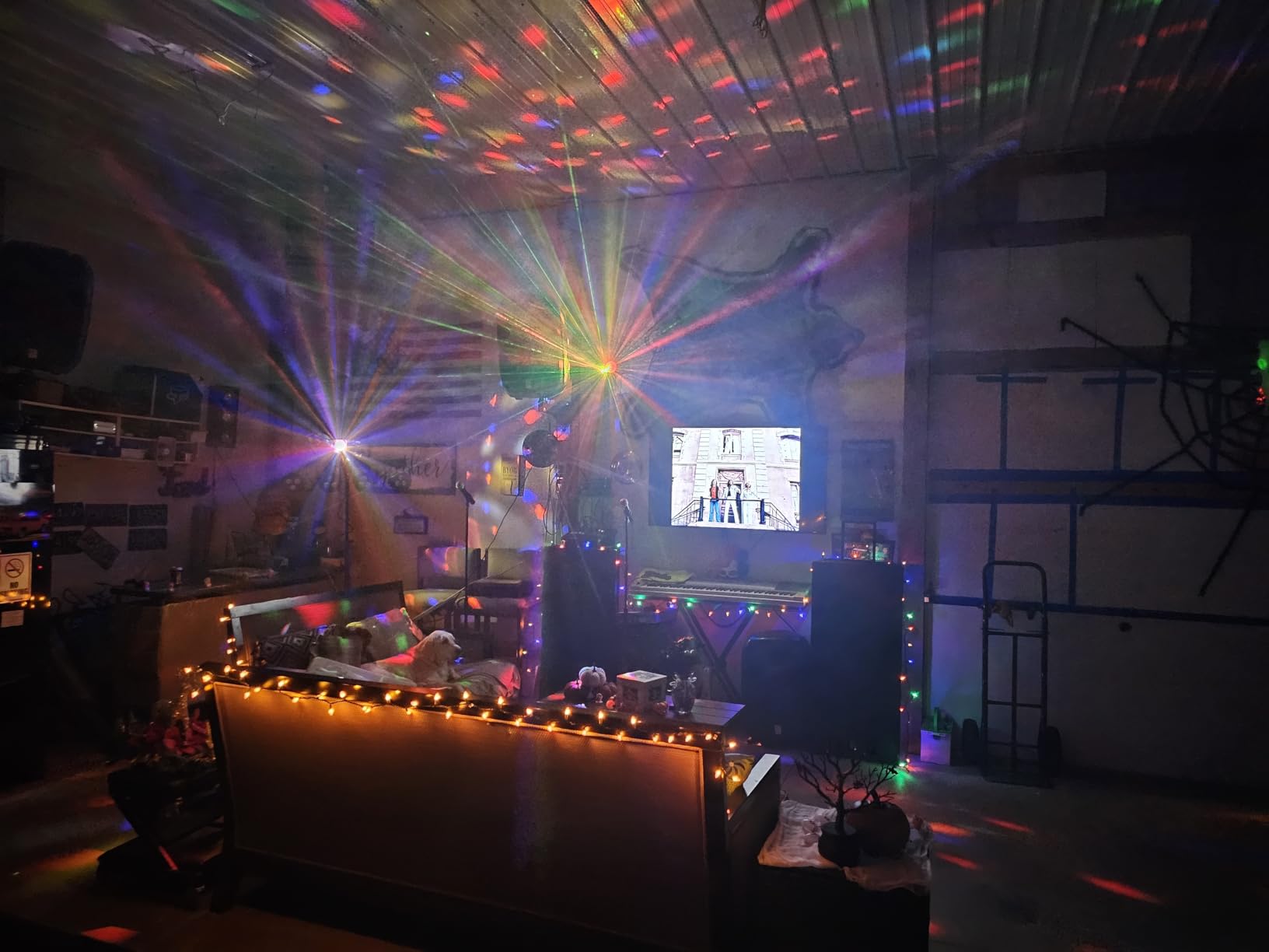 MOSFiATA Fog Machine with Disco Light 600W Smoke Machine RGB LED lights, 2300 CFM Spray, Remote Control, Perfect for Halloween, Christmas, Wedding, Party, Club, DJ Stage Effect customer photo 2