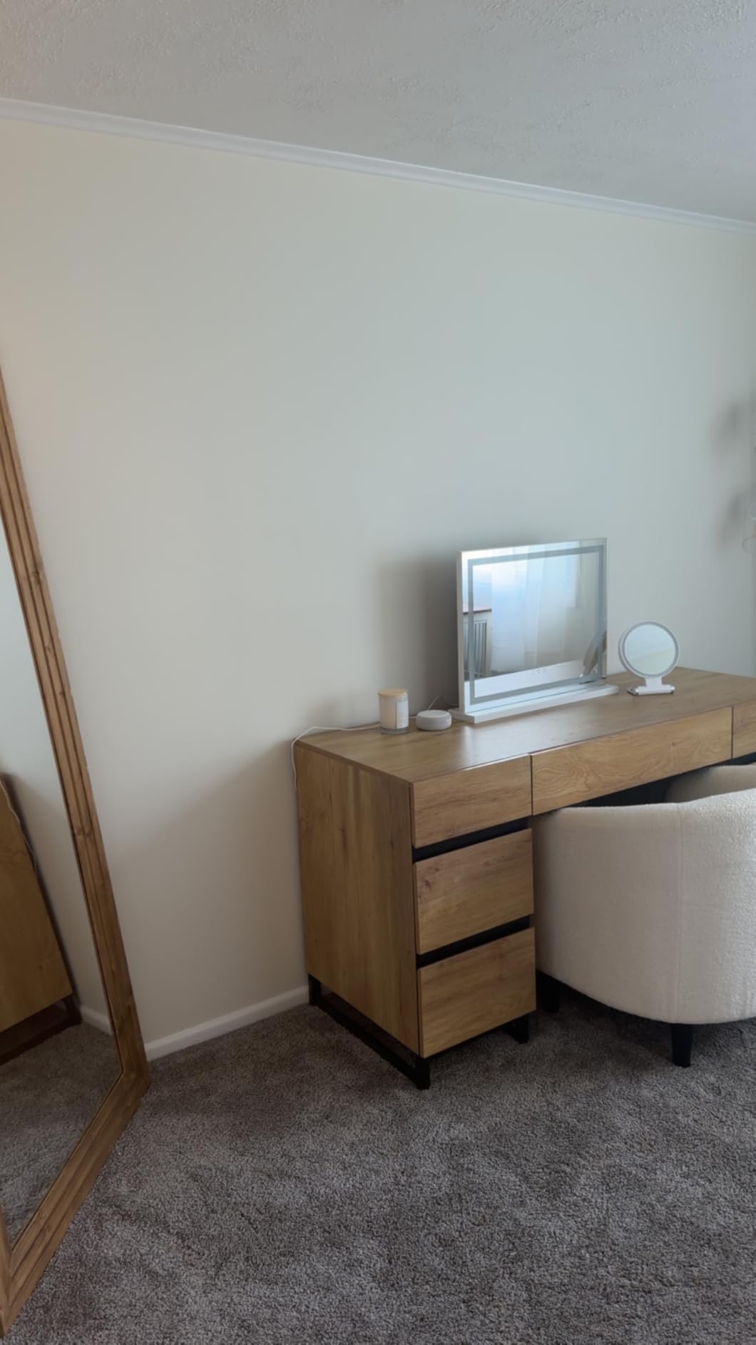 Yaheetech Small 25.5in Wide Sherpa Barrel Accent Chair for Bedroom, Ivory customer photo 2