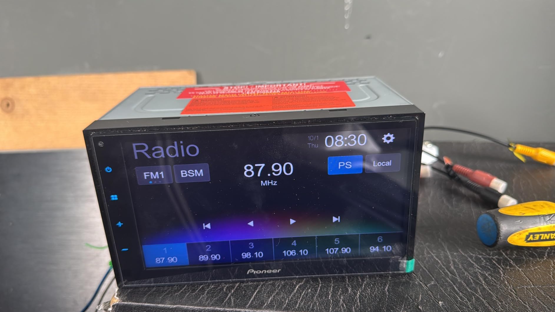 Pioneer DMH-130BT 6.8