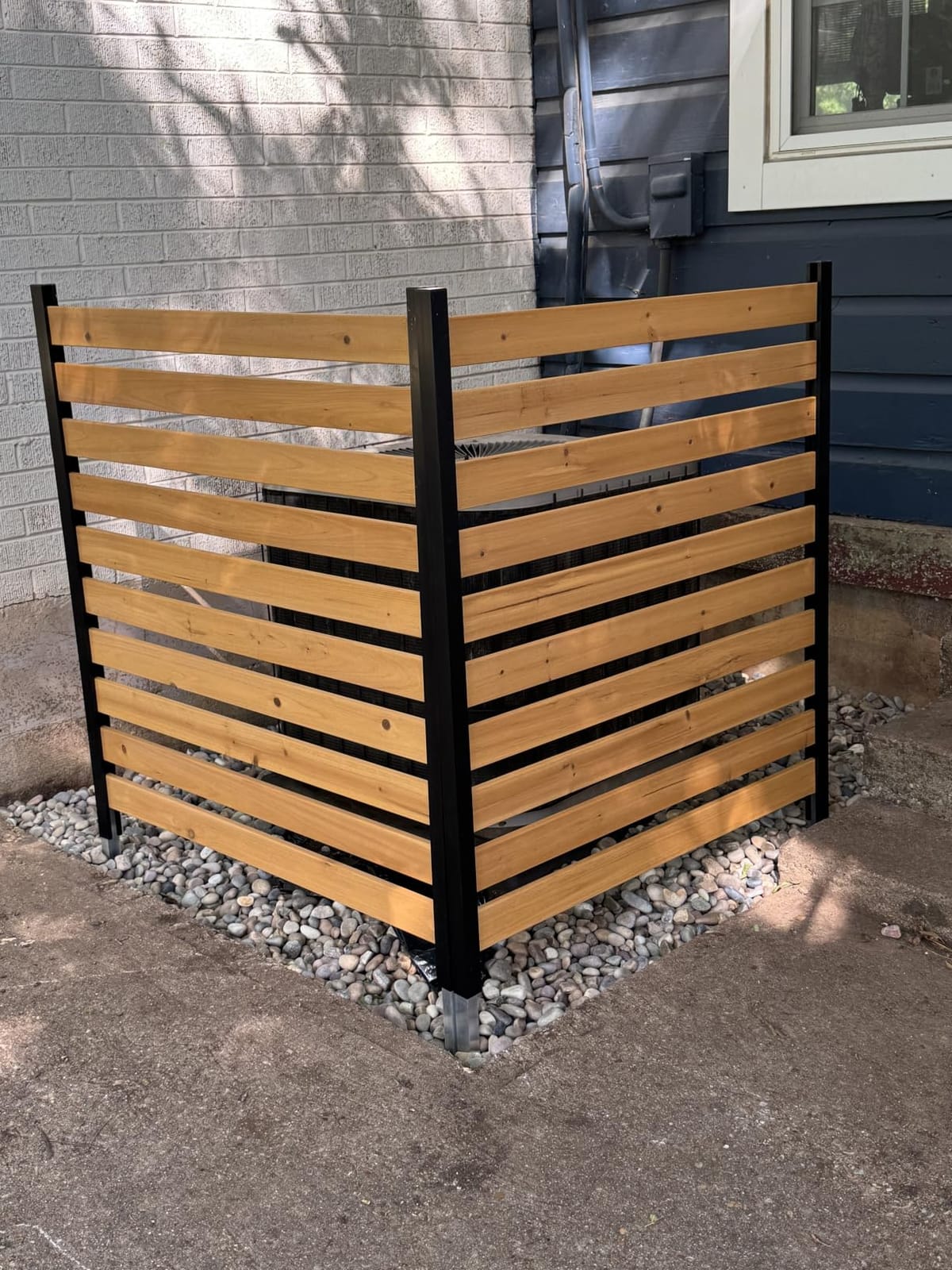 Enclo Richmond Privacy Screen, Cedar Wood, DIY No Dig Screen Kit customer photo 1