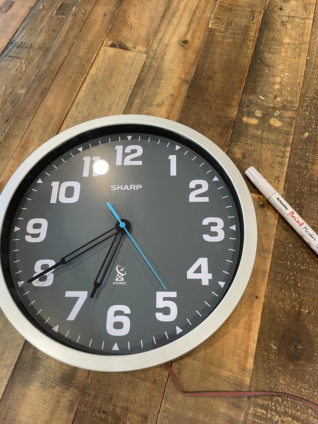 Sharp 12-Inch Atomic Wall Clock, Battery Operated, Glow in Dark customer photo 1