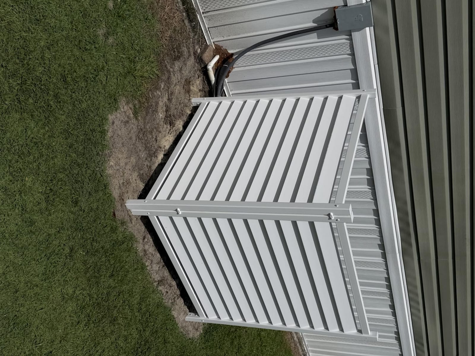 Enclo Waverly Privacy Screen, White Vinyl DIY No Dig Kit customer photo 1