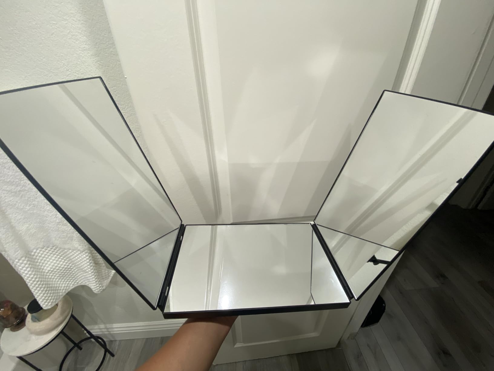 JUSRON 360 Viewing Angle Self Hair Cutting Mirror Shower Mirror customer photo 2