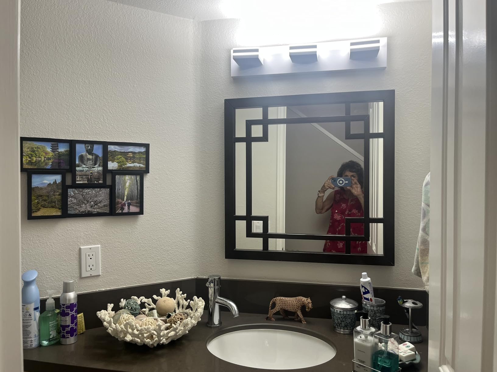SineRise LED Modern Bathroom Vanity Light Fixtures, Modern Acrylic Bathroom Wall Lighting Fixtures Over Mirror, 3-Light, 24-Inch, Black, White customer photo 1
