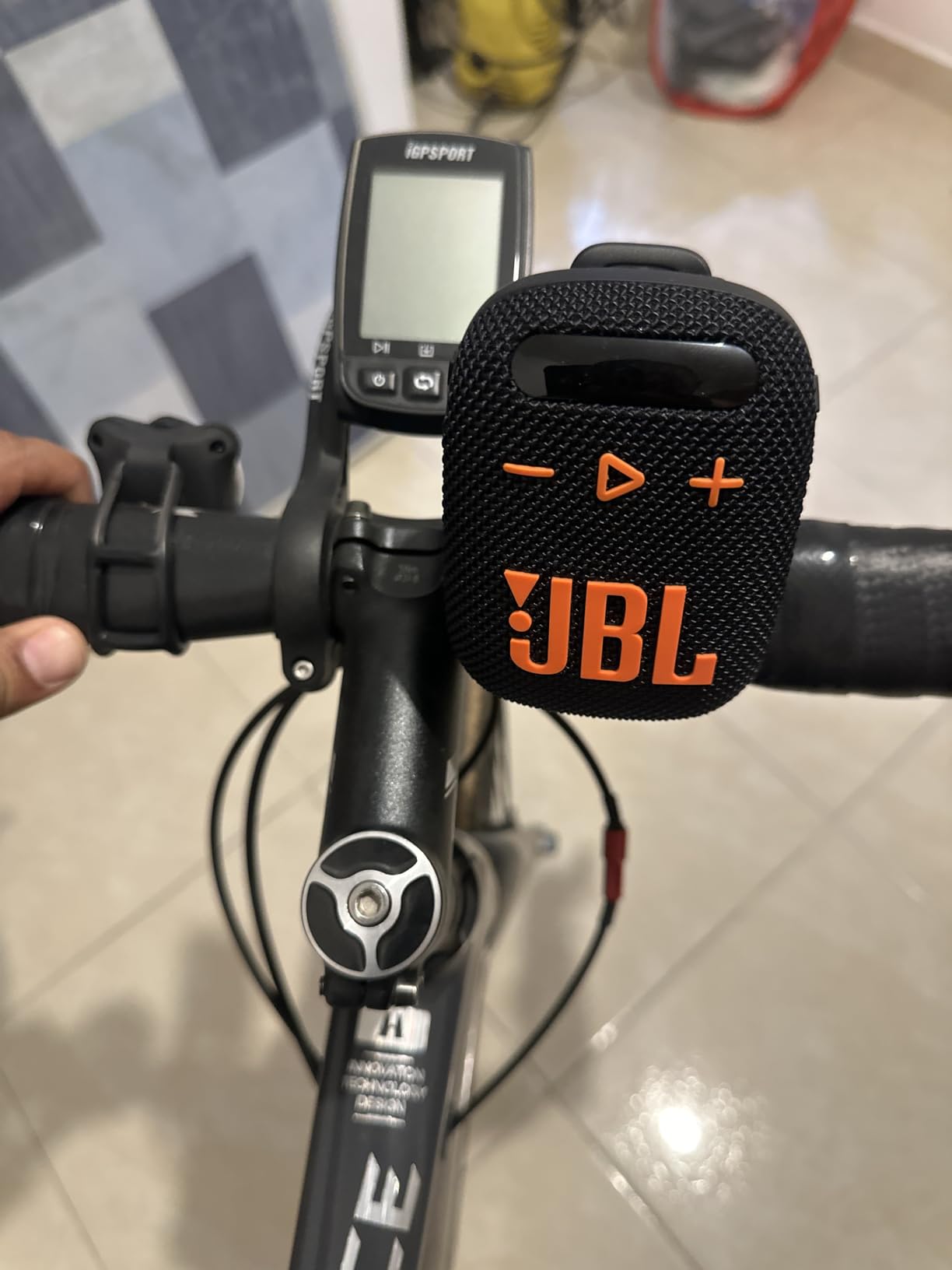 JBL Wind 3 FM Bluetooth Handlebar Speaker, Black customer photo 2